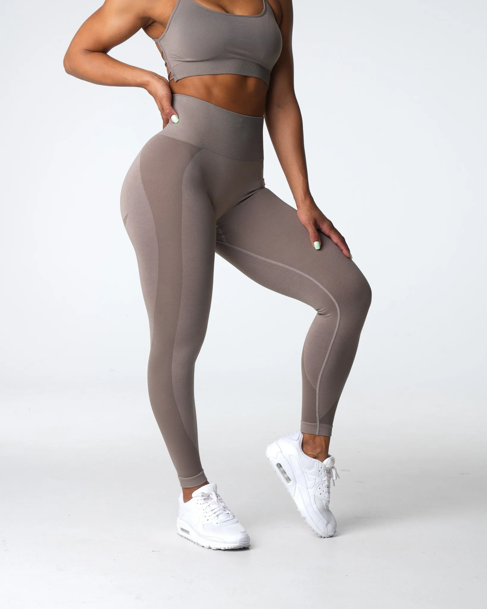 Taupe Contour 2.0 Seamless Leggings sold by NVGTN product image thumbnail 4