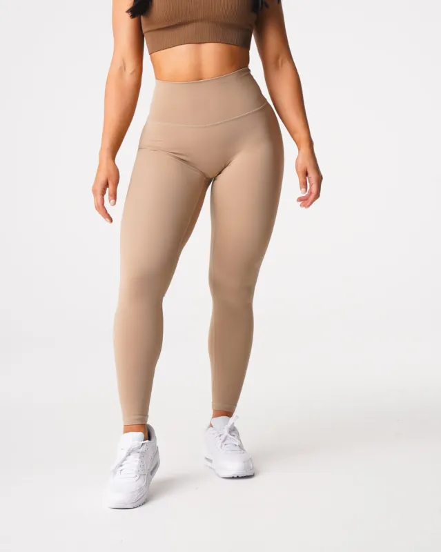 Latte Signature 2.0 Leggings sold by NVGTN