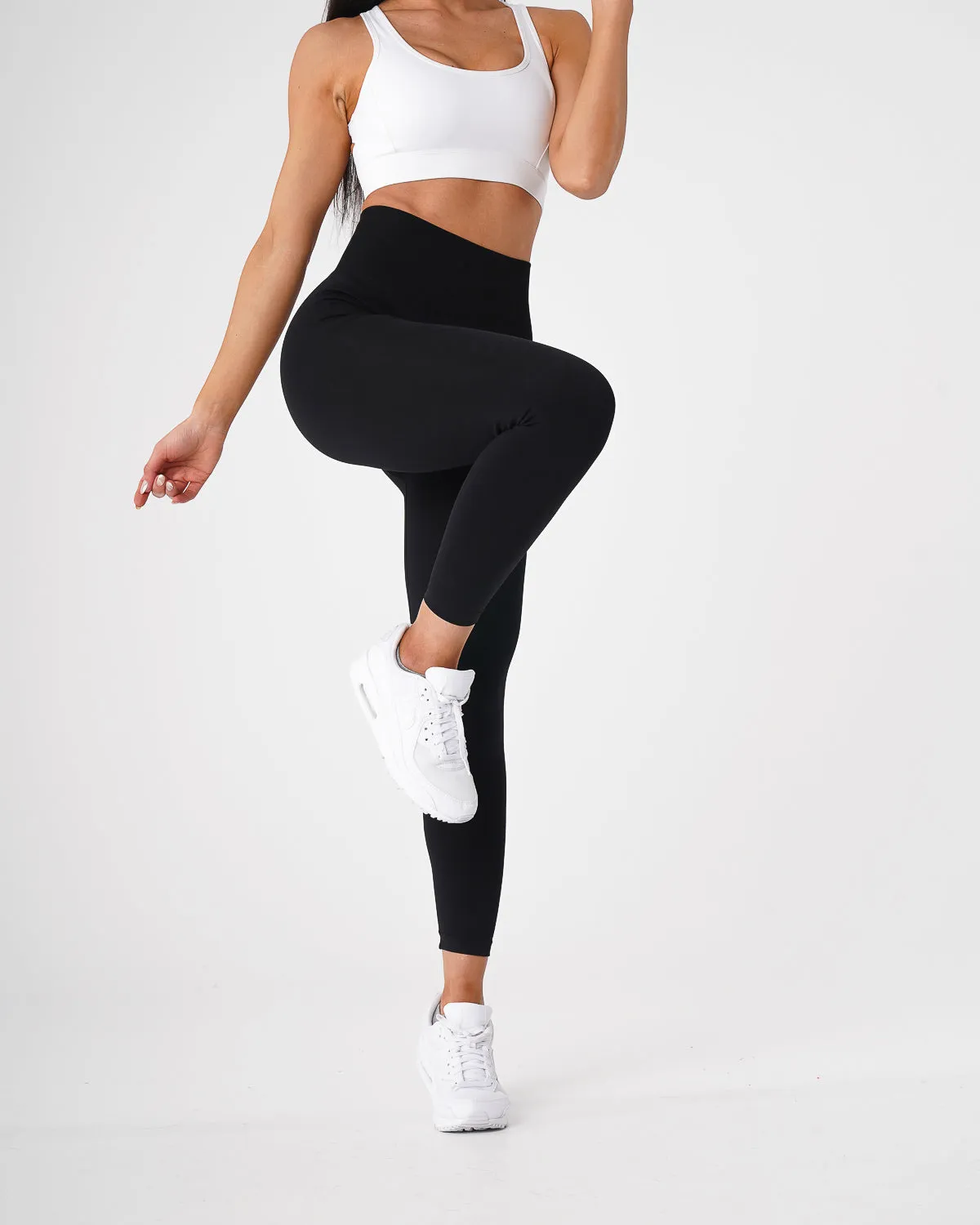 Black Solid Seamless Leggings sold by NVGTN product image thumbnail 3