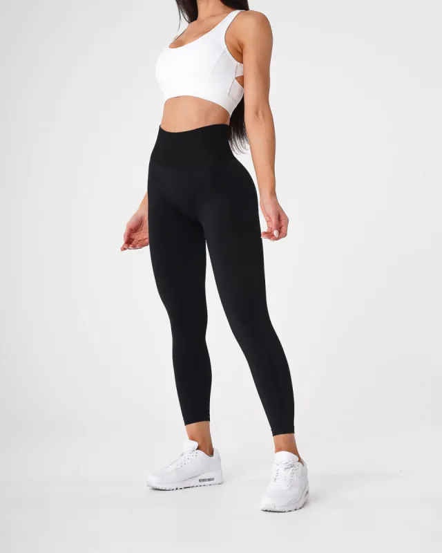 Black Solid Seamless Leggings sold by NVGTN