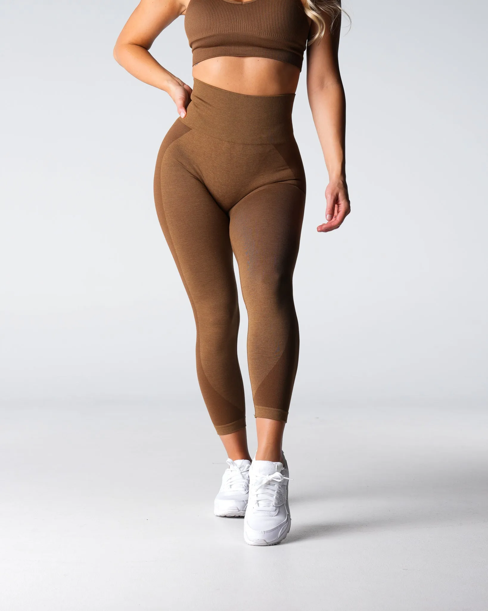 Mocha Contour 2.0 Seamless Leggings sold by NVGTN product image thumbnail 4