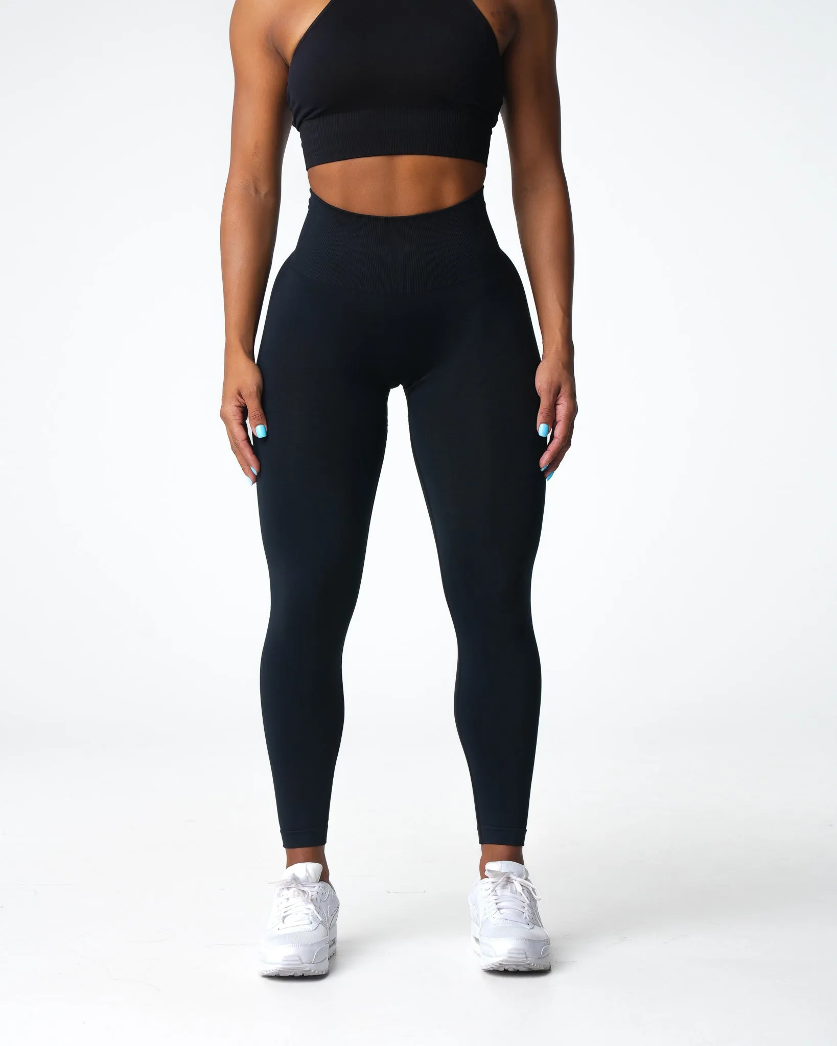 Black Performance Seamless Leggings sold by NVGTN product image thumbnail 3