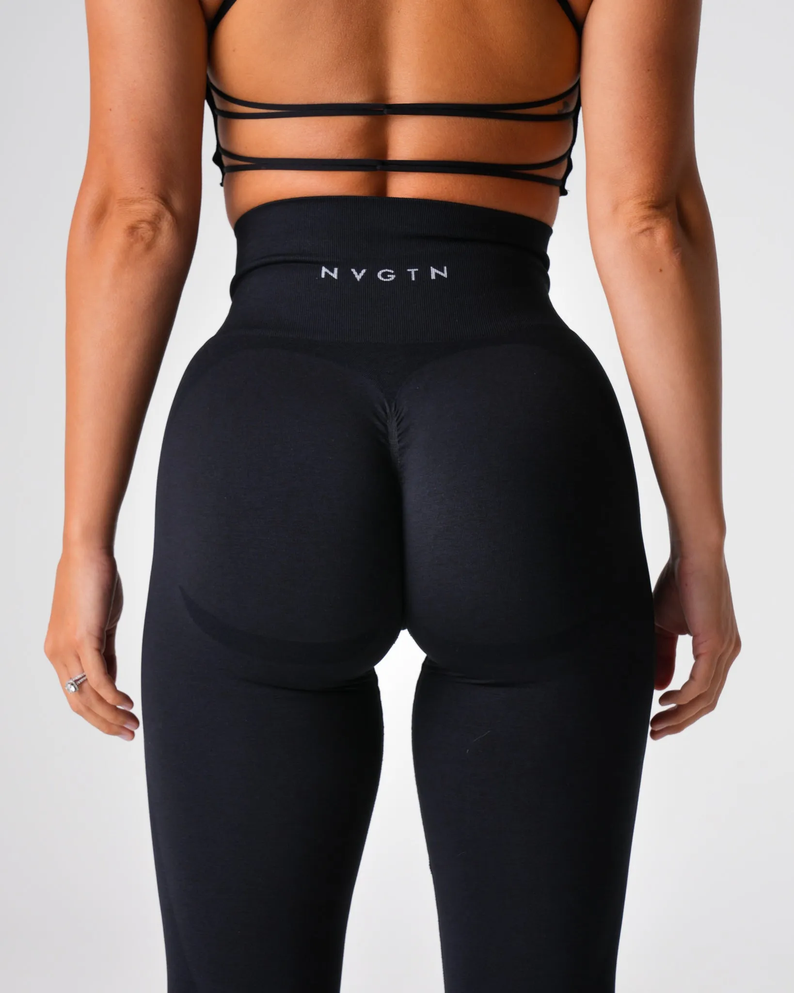 Black Contour 2.0 Seamless Leggings sold by NVGTN product image thumbnail 2