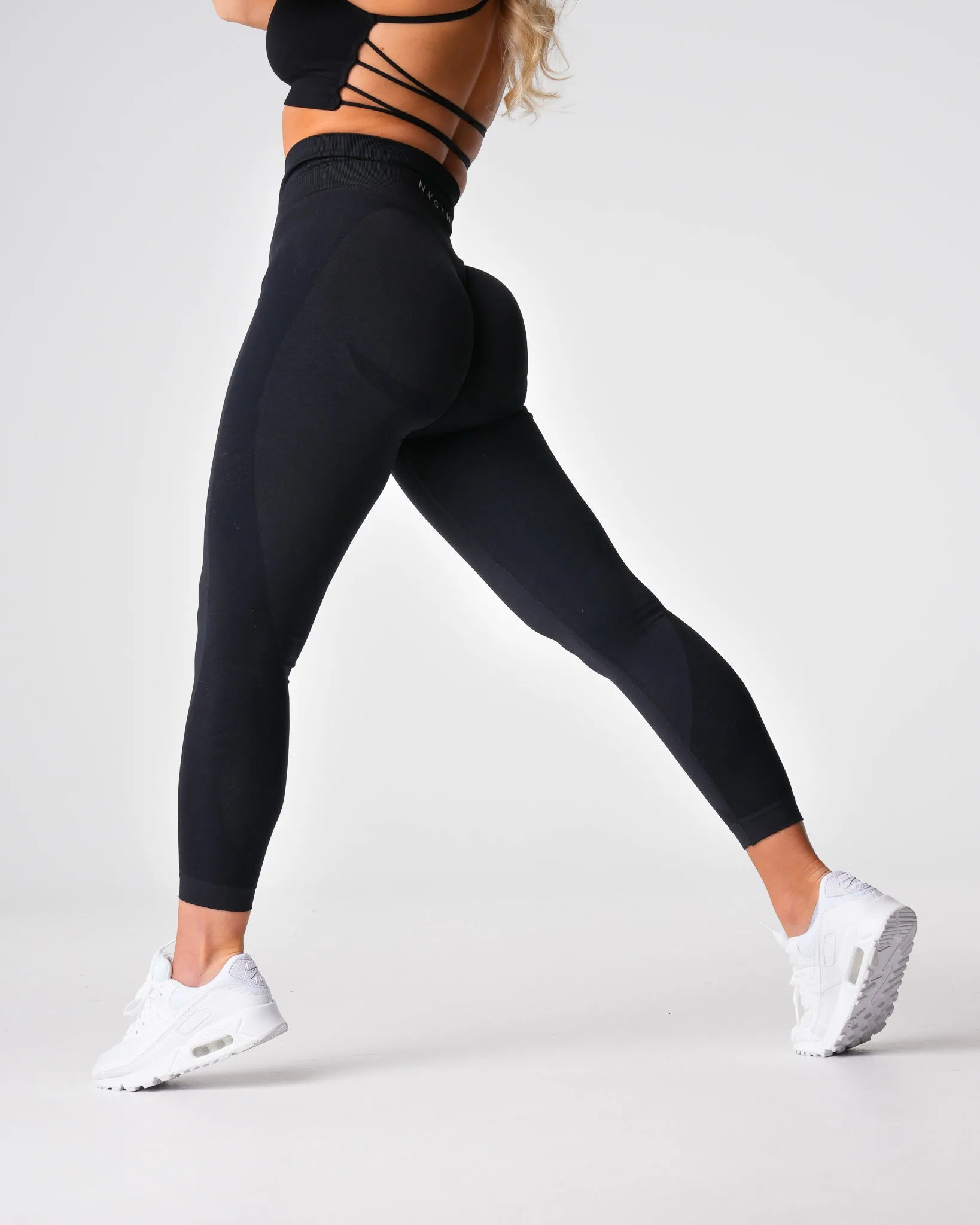 Black Contour 2.0 Seamless Leggings sold by NVGTN product image thumbnail 4