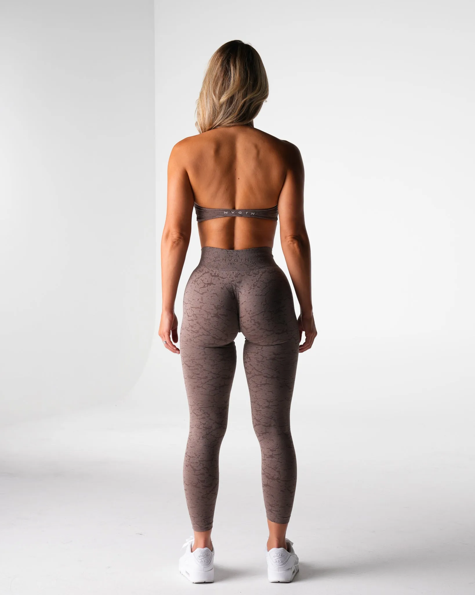 Oak Breakthrough Stunner Seamless Halter Bra sold by NVGTN product image thumbnail 4