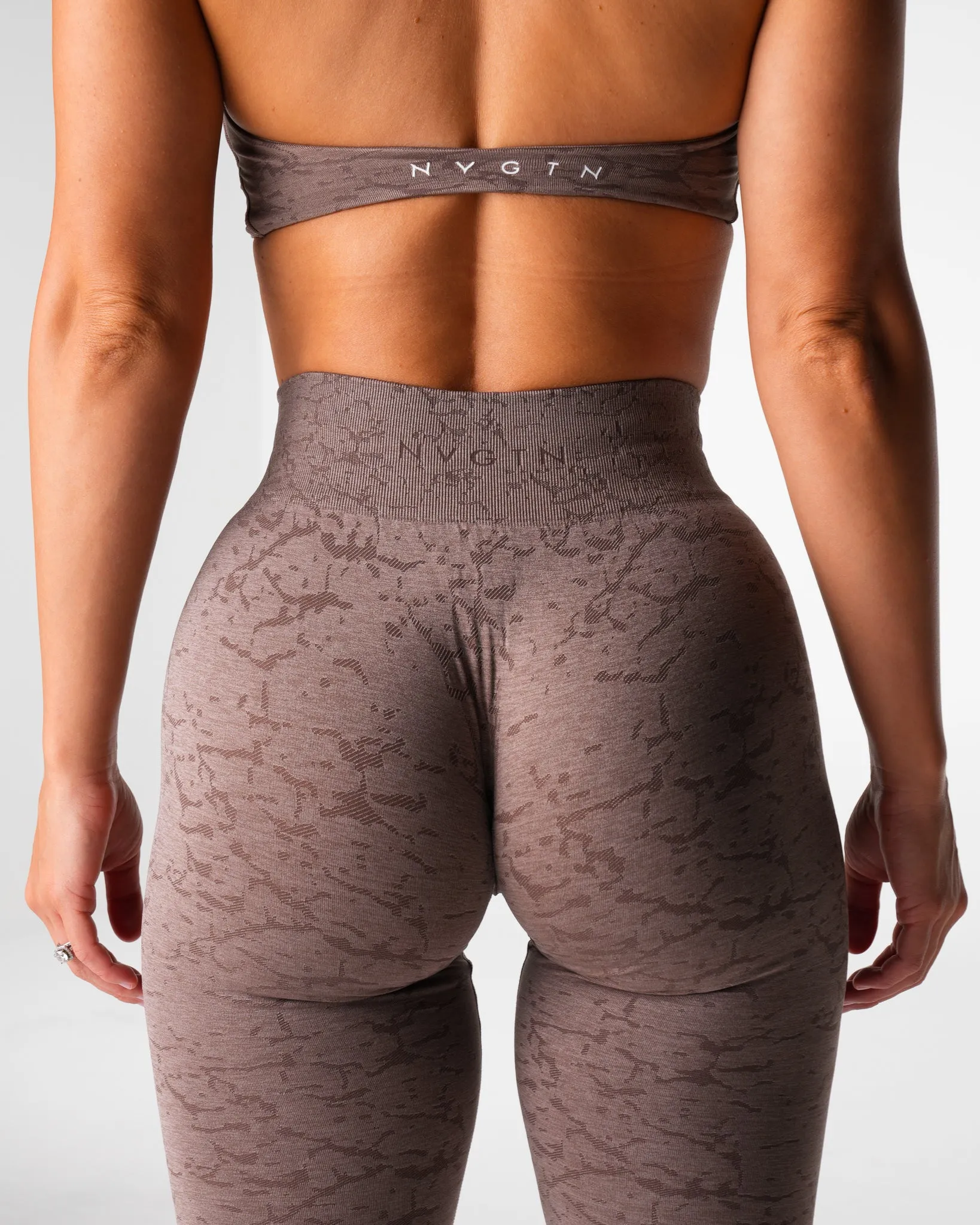Oak Breakthrough Seamless Leggings sold by NVGTN product image thumbnail 2