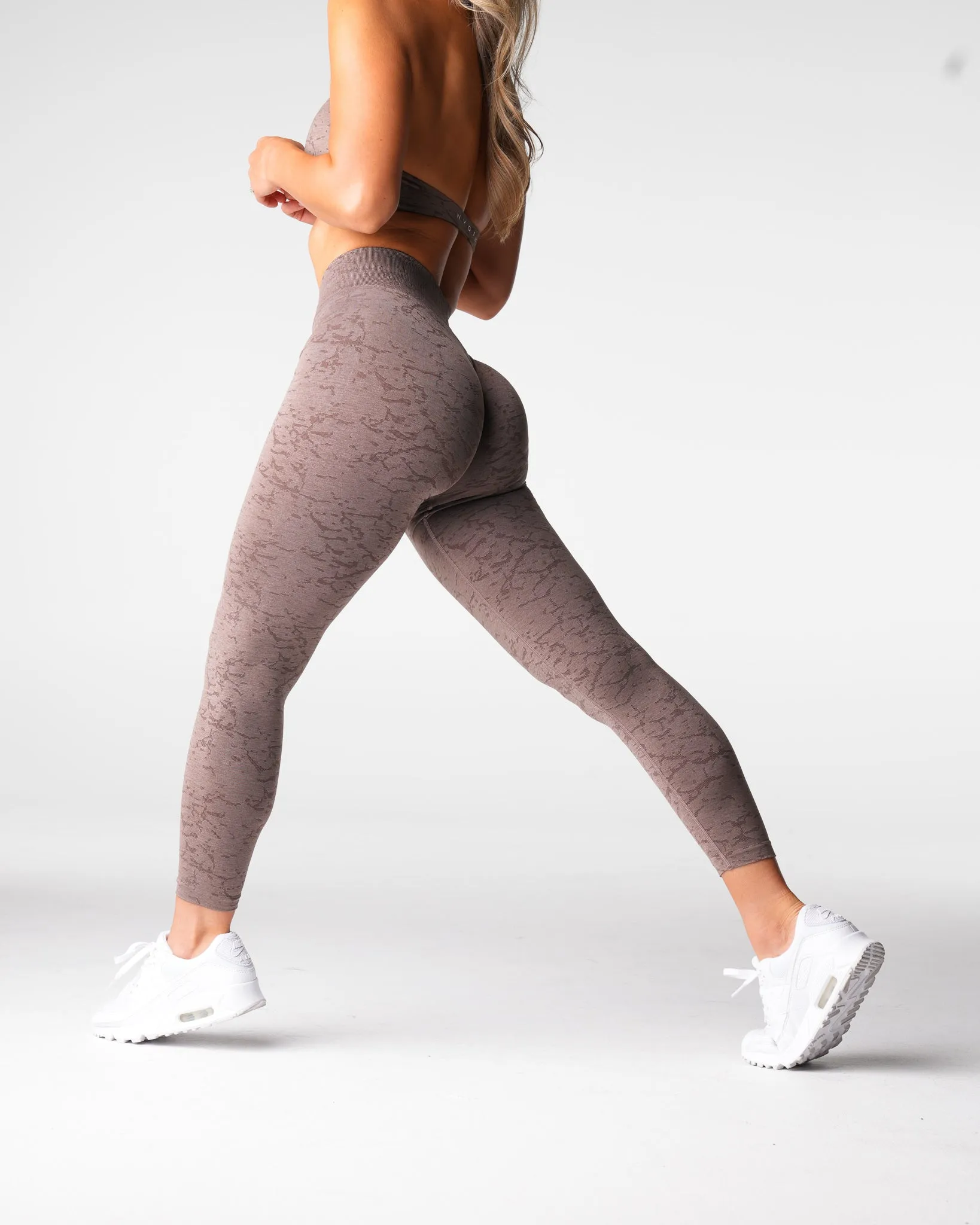 Oak Breakthrough Seamless Leggings sold by NVGTN product image thumbnail 3