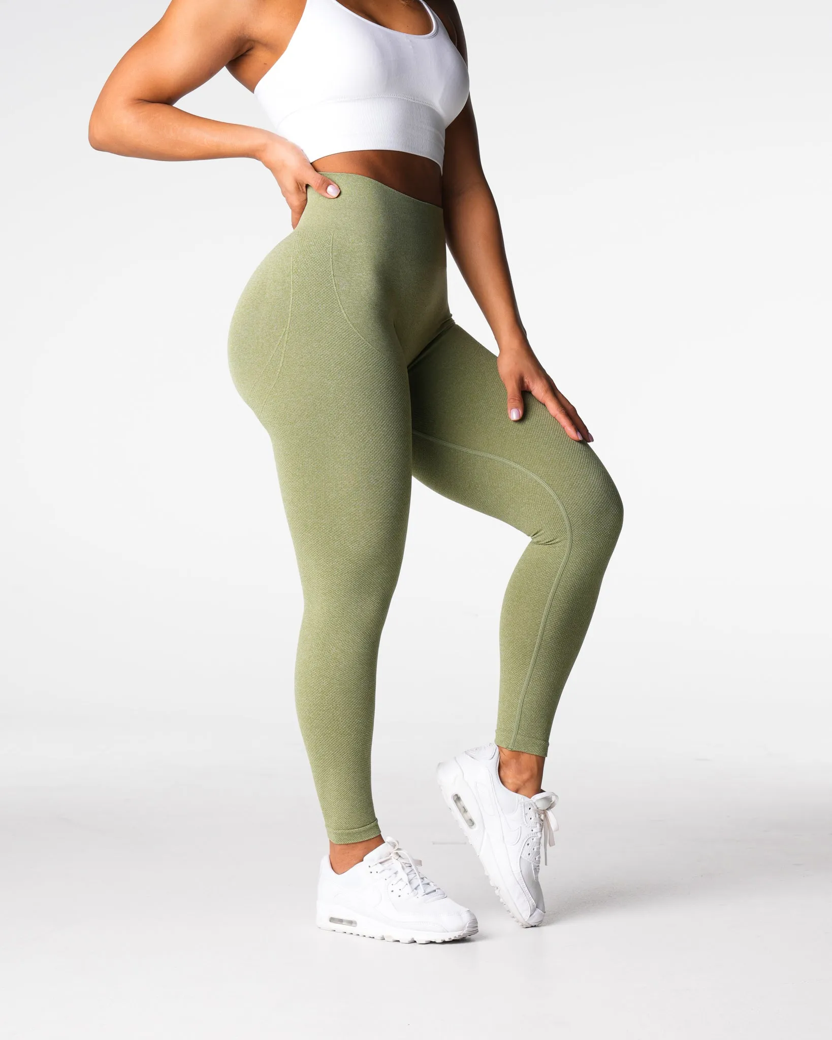 Meadow Lift Seamless Leggings sold by NVGTN product image thumbnail 3