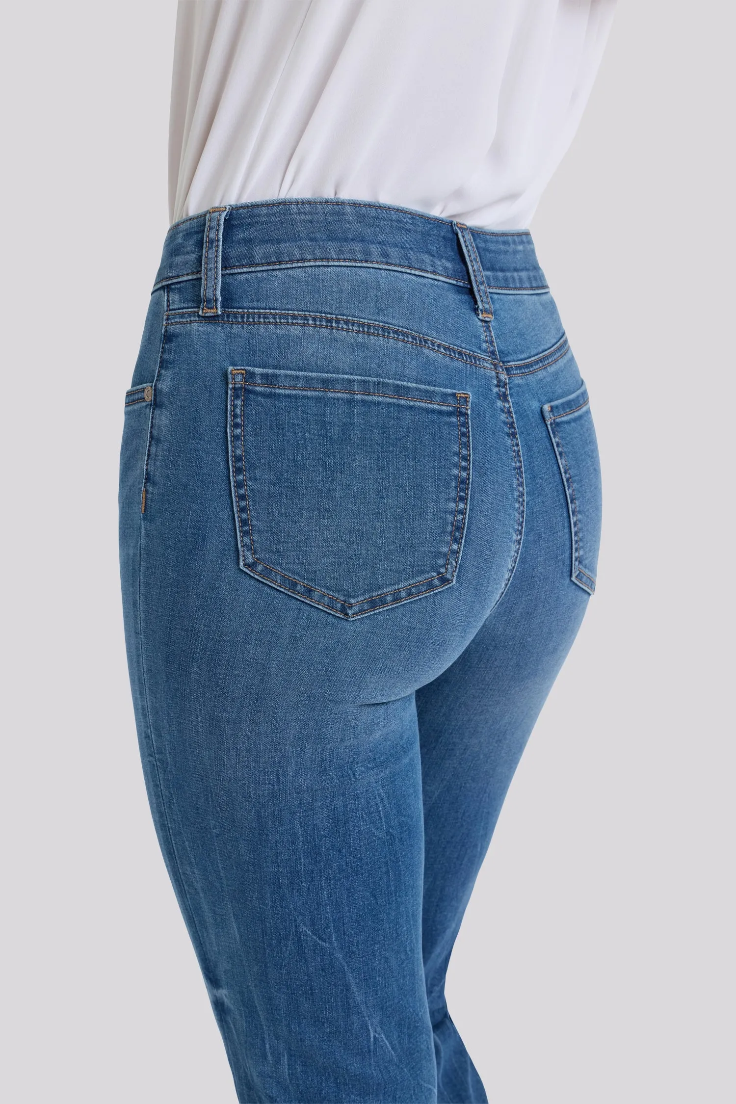 Marilyn Straight Crop Jeans - Wild River sold by NYDJ product image thumbnail 2