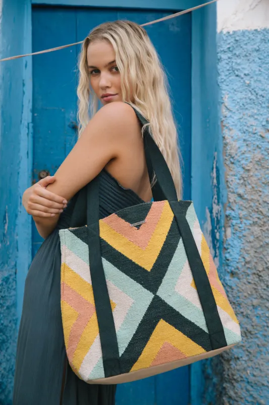 LA SOURCE TOTE BAG sold by O'Neill