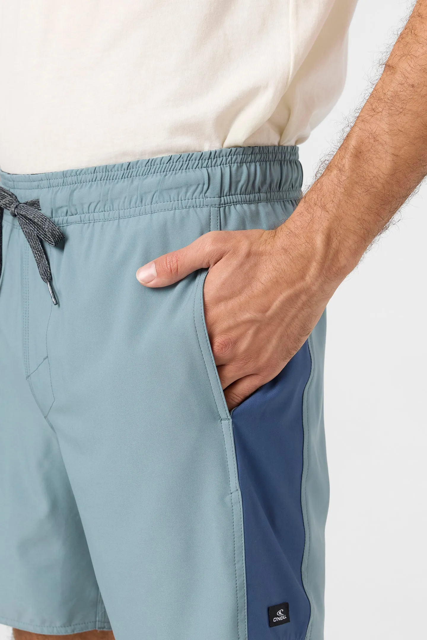 Perform Light Tech Panel Lined Elastic Waist 17" Hybrid Shorts sold by O'Neill product image thumbnail 4