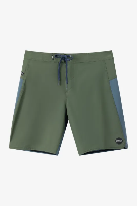 Hyperfreak TRVLR Tech Enduro 19" Boardshorts made by O'Neill