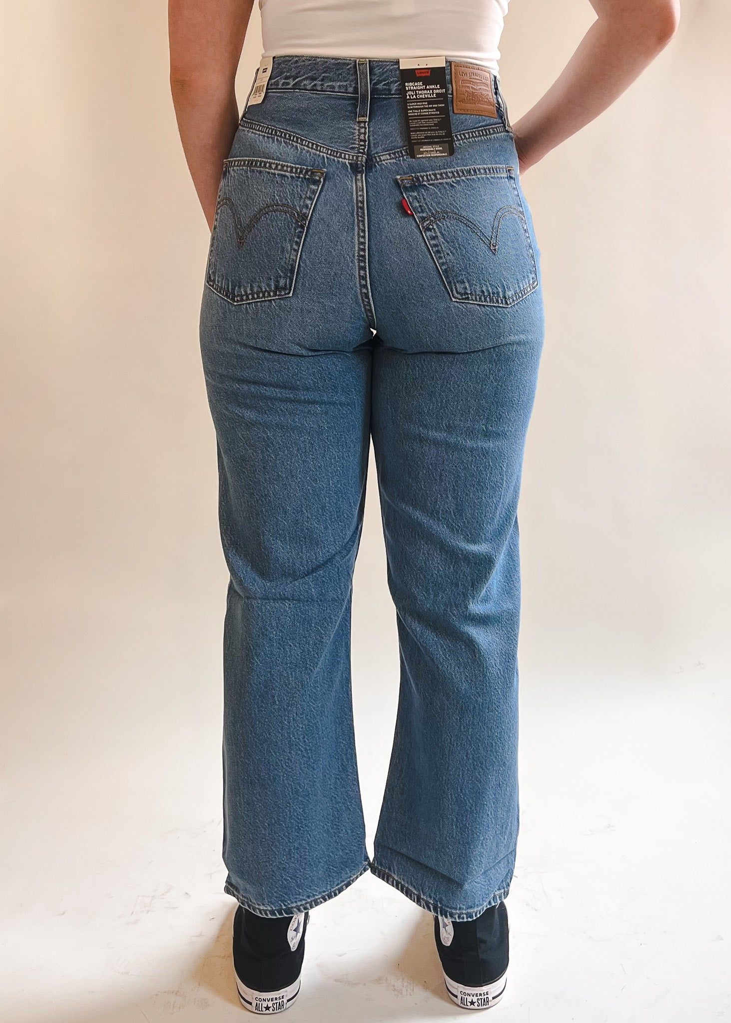 LEVIS RIBCAGE STRAIGHT ANKLE - IN THE MIDDLE sold by OAK product image thumbnail 7