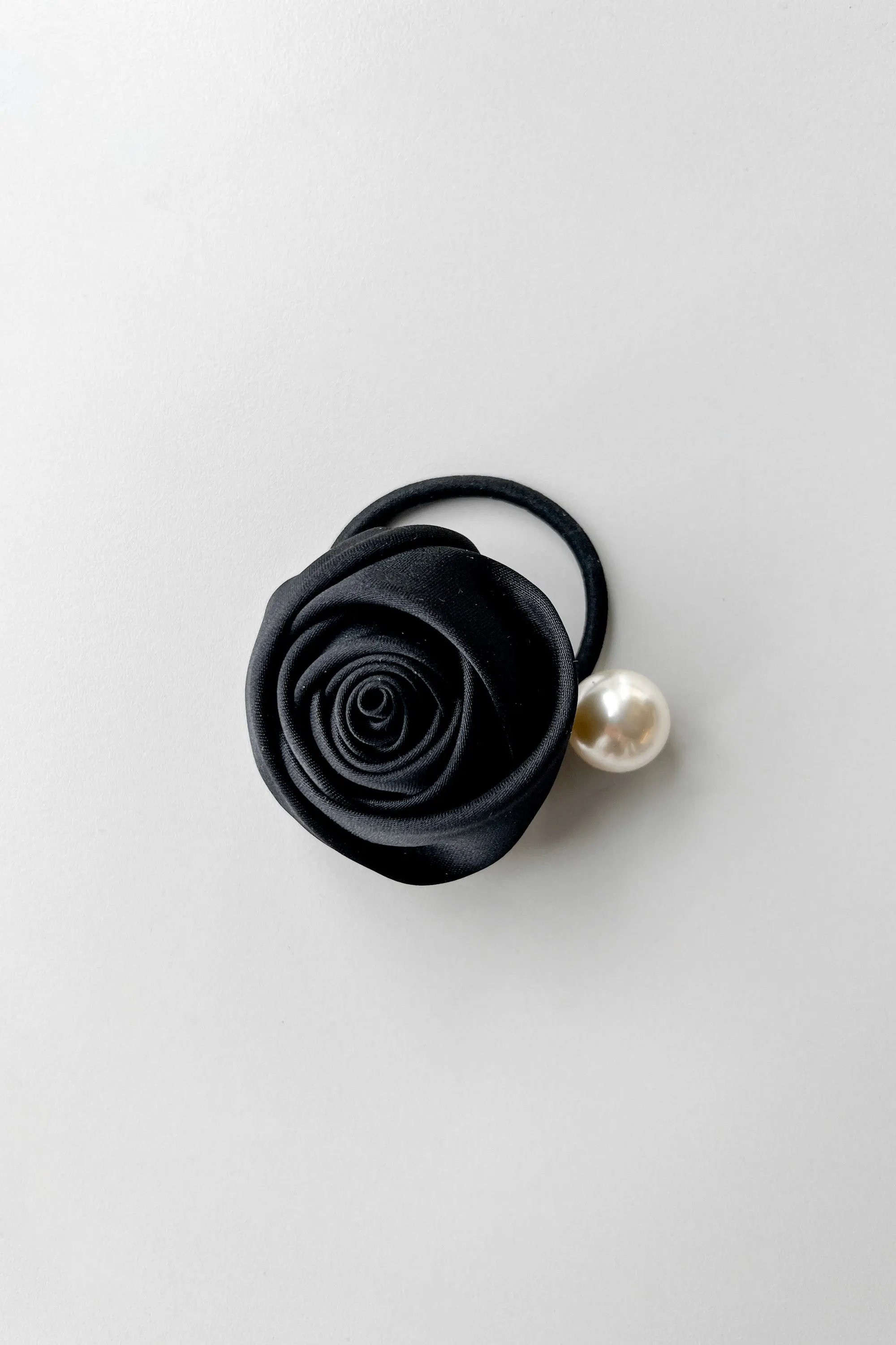 HAIR TIE WITH OVERSIZED FLOWER AND PEARL sold by OAK AND FORT product image thumbnail 4