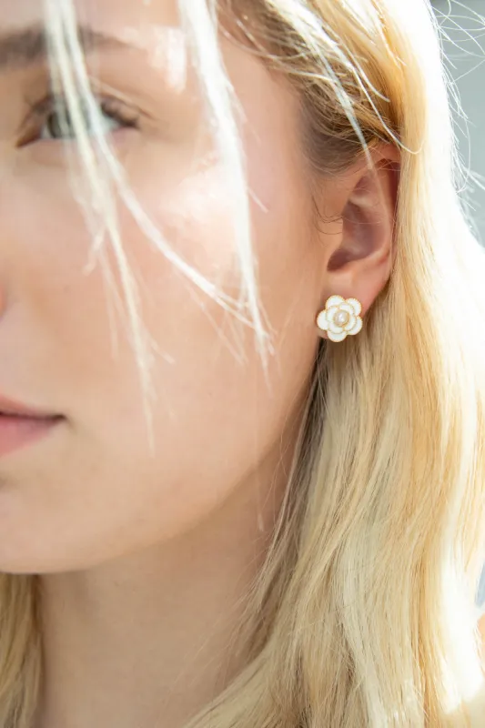 FLOWER EARRING WITH PEARL sold by OAK AND FORT