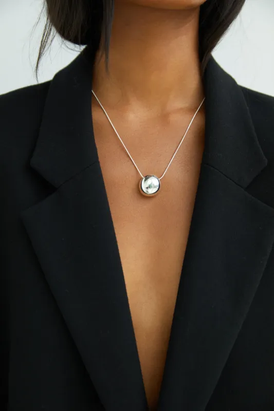 CHAIN NECKLACE WITH ROUND PENDANT sold by OAK AND FORT
