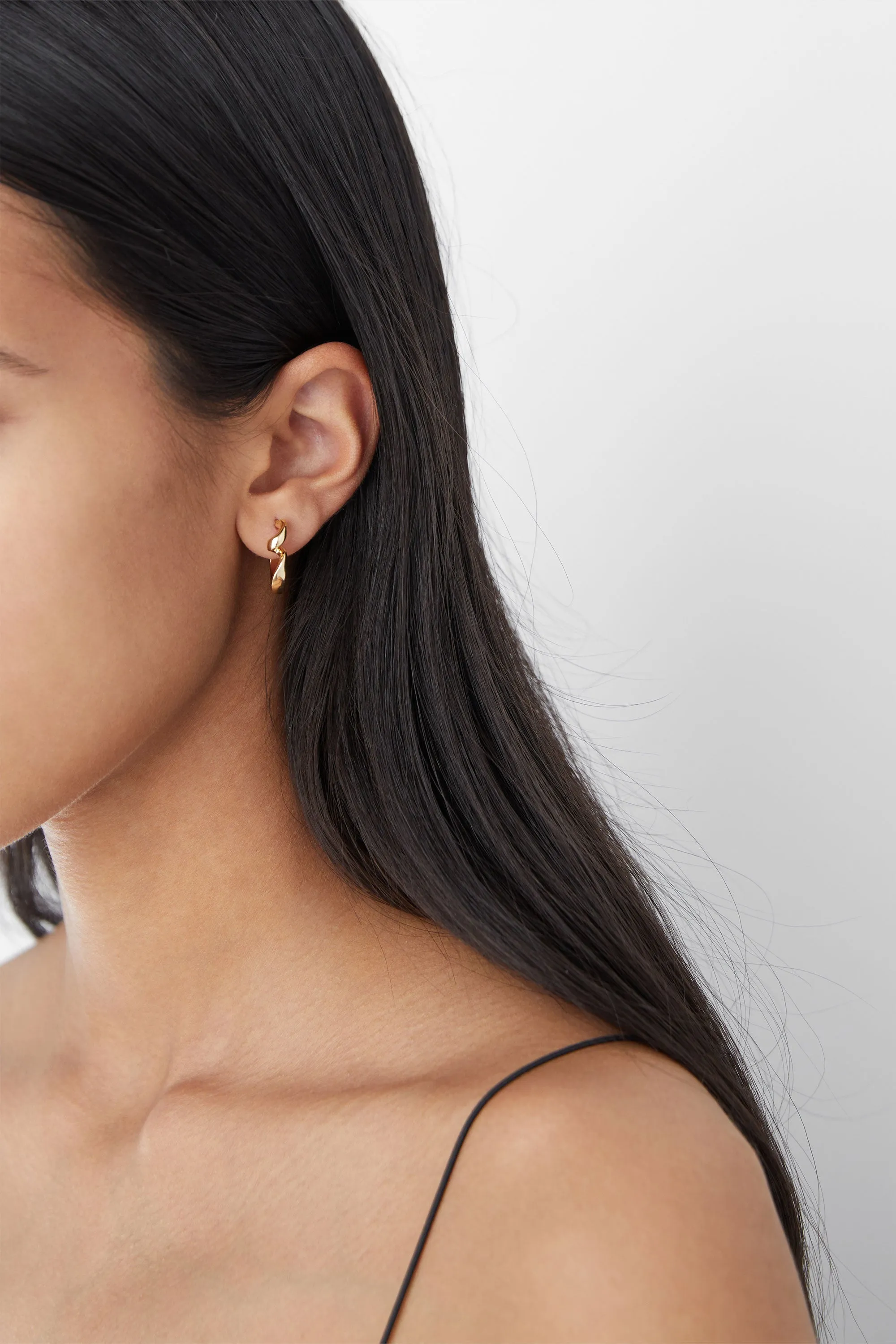 SMALL TWIST HOOP EARRING sold by OAK AND FORT product image thumbnail 2