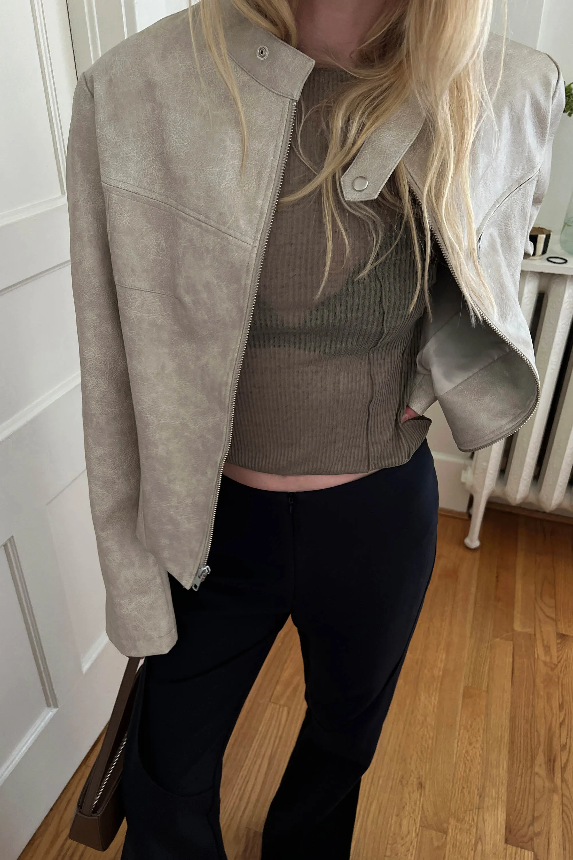 EXPOSED SEAM LONG SLEEVE TOP sold by OAK AND FORT product image thumbnail 2