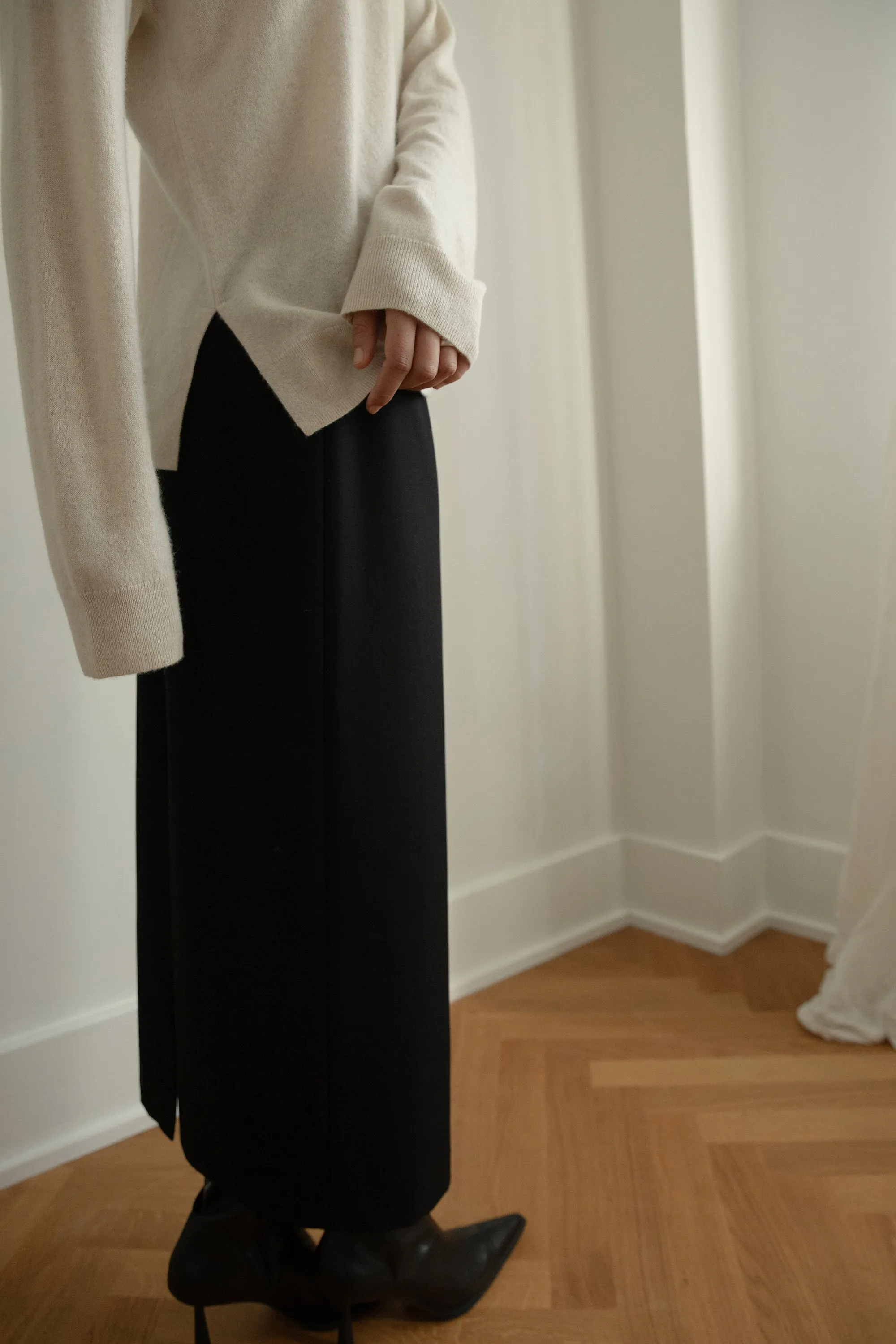 100% CASHMERE TURTLENECK SWEATER sold by OAK AND FORT product image thumbnail 4