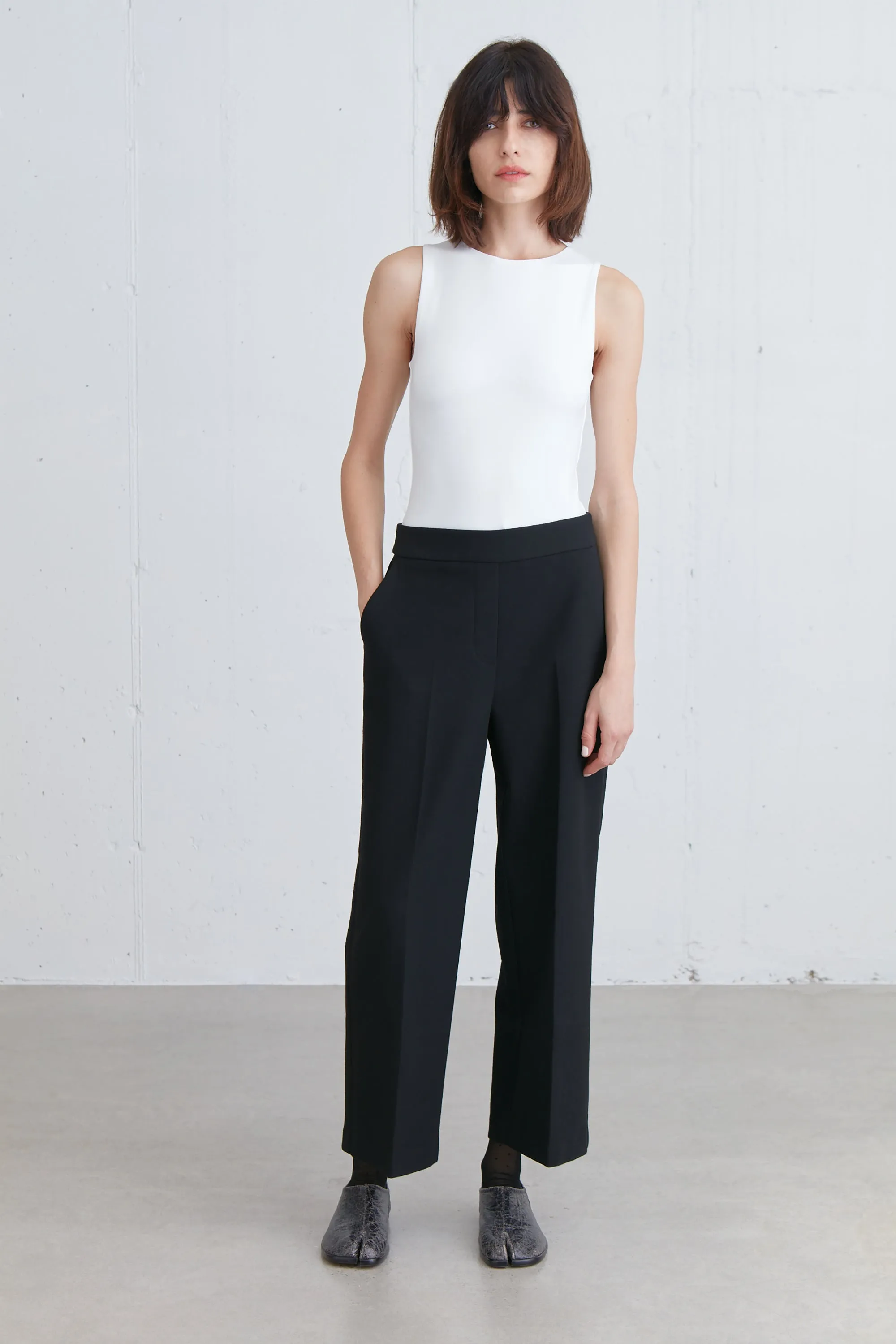 CROPPED HALF ELASTIC WAIST PANT sold by OAK AND FORT product image thumbnail 3