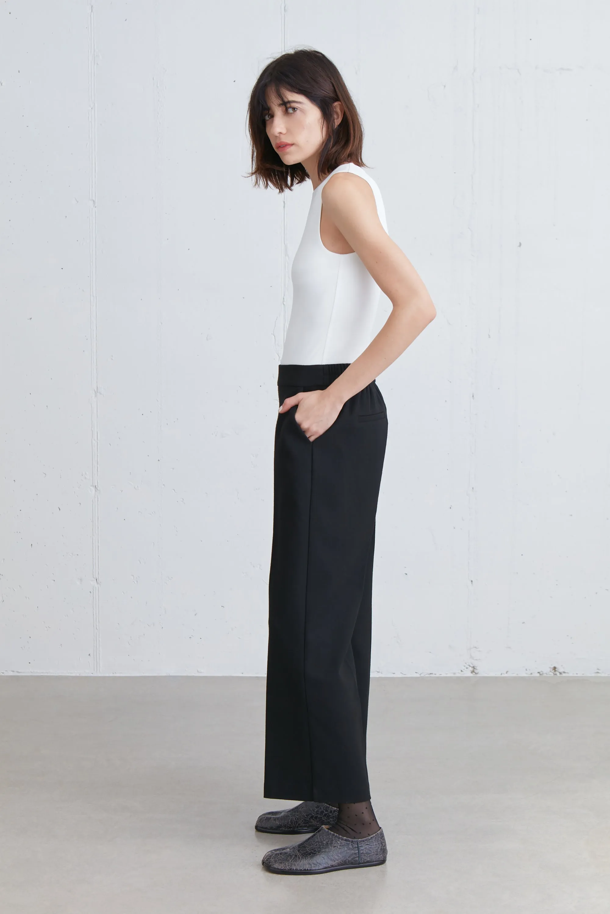 CROPPED HALF ELASTIC WAIST PANT sold by OAK AND FORT product image thumbnail 4