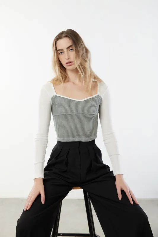 CONTRAST SLEEVE SWEETHEART NECK TOP sold by OAK AND FORT