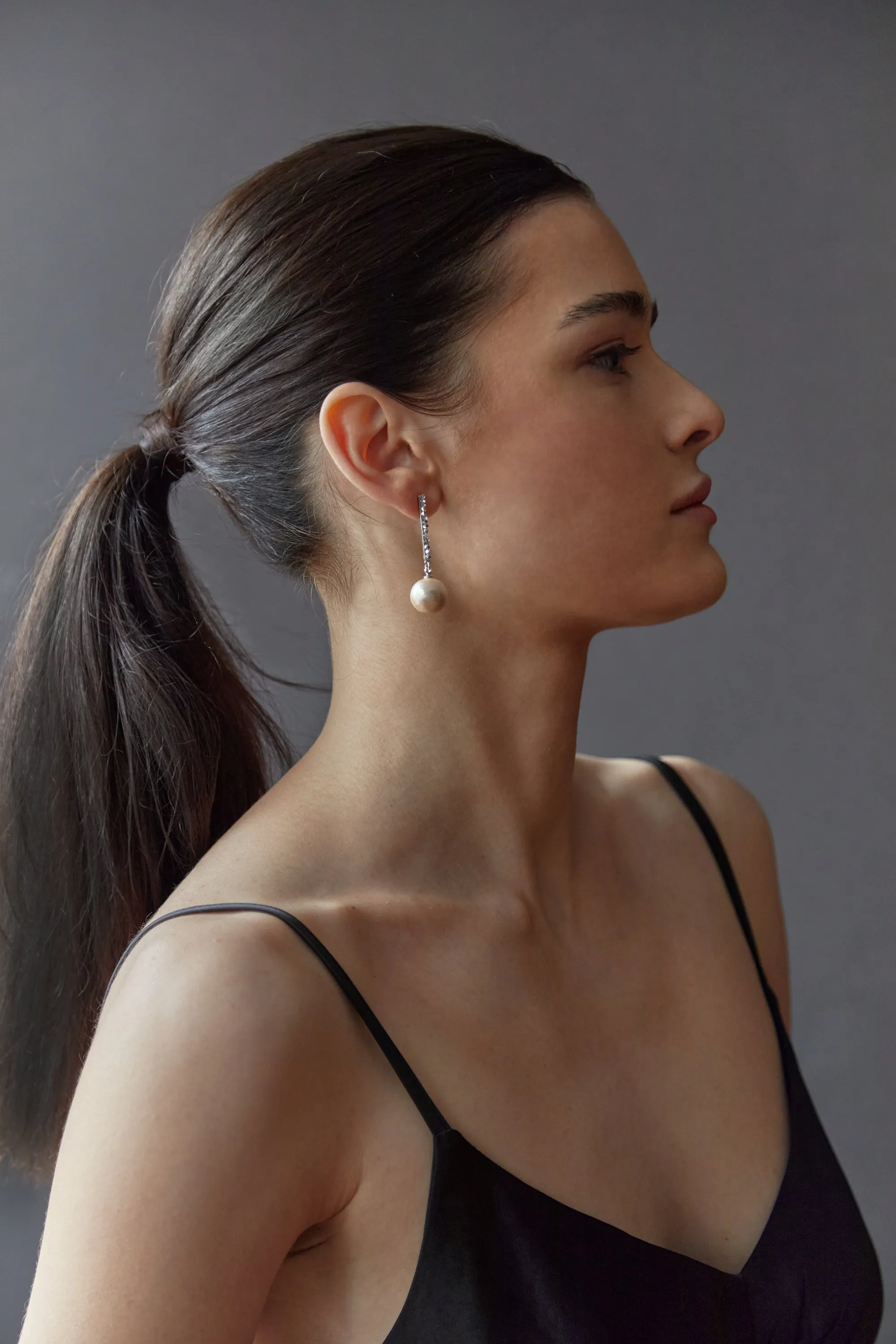 CHAIN EARRING WITH PEARL sold by OAK AND FORT product image thumbnail 2