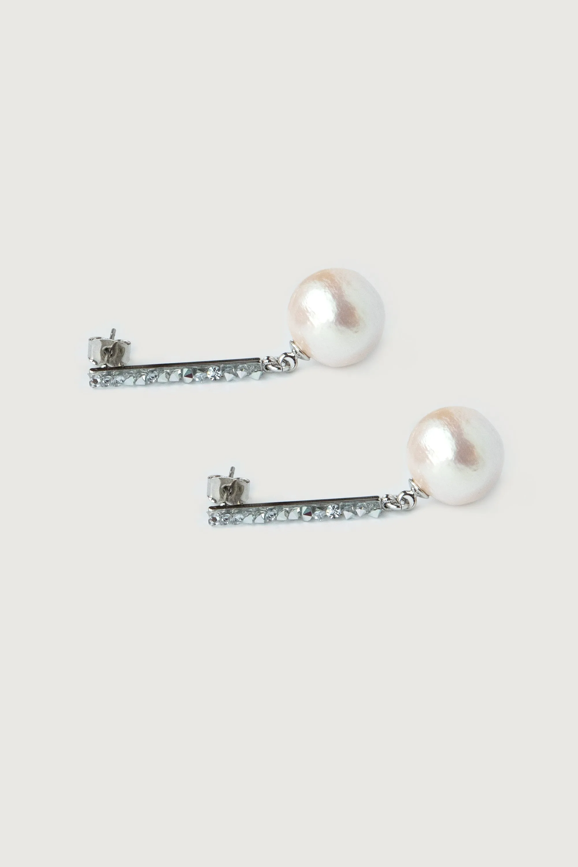 CHAIN EARRING WITH PEARL sold by OAK AND FORT product image thumbnail 3