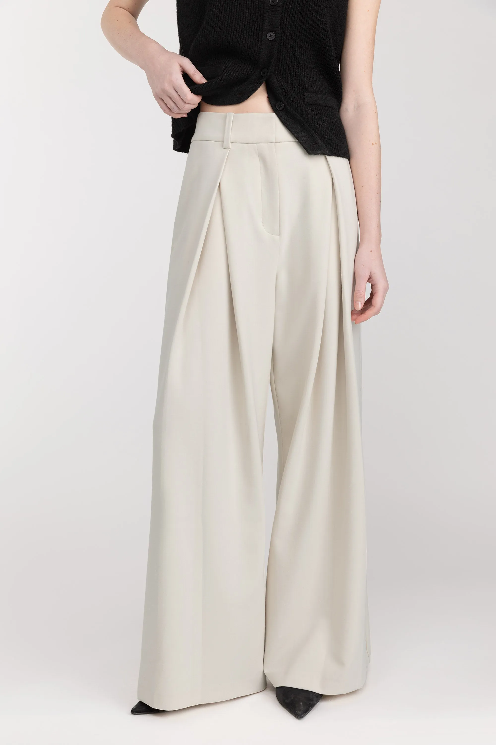 WIDE LEG PANT WITH FRONT PLEAT sold by OAK AND FORT