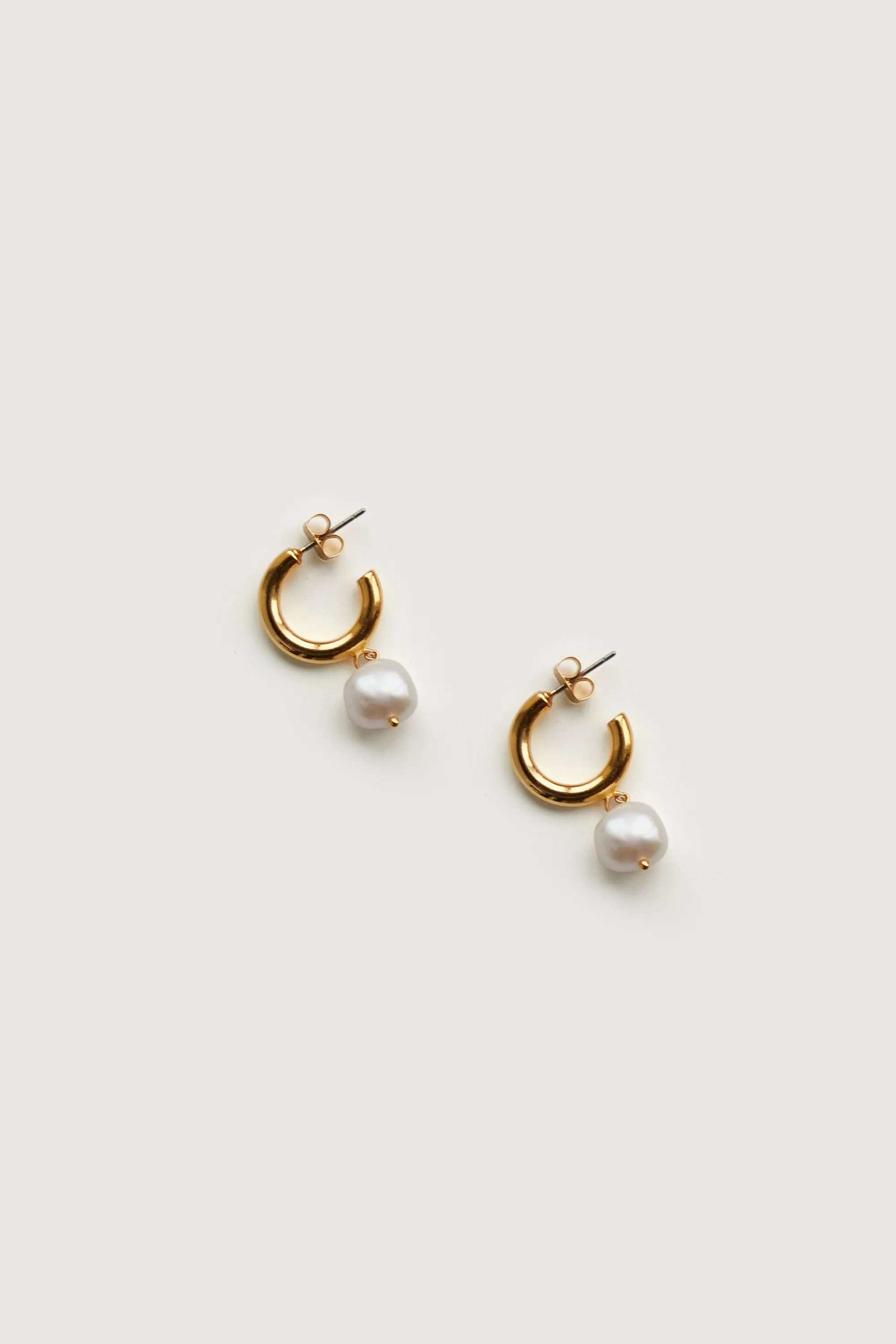HOOP EARRING WITH PEARL sold by OAK AND FORT product image thumbnail 4