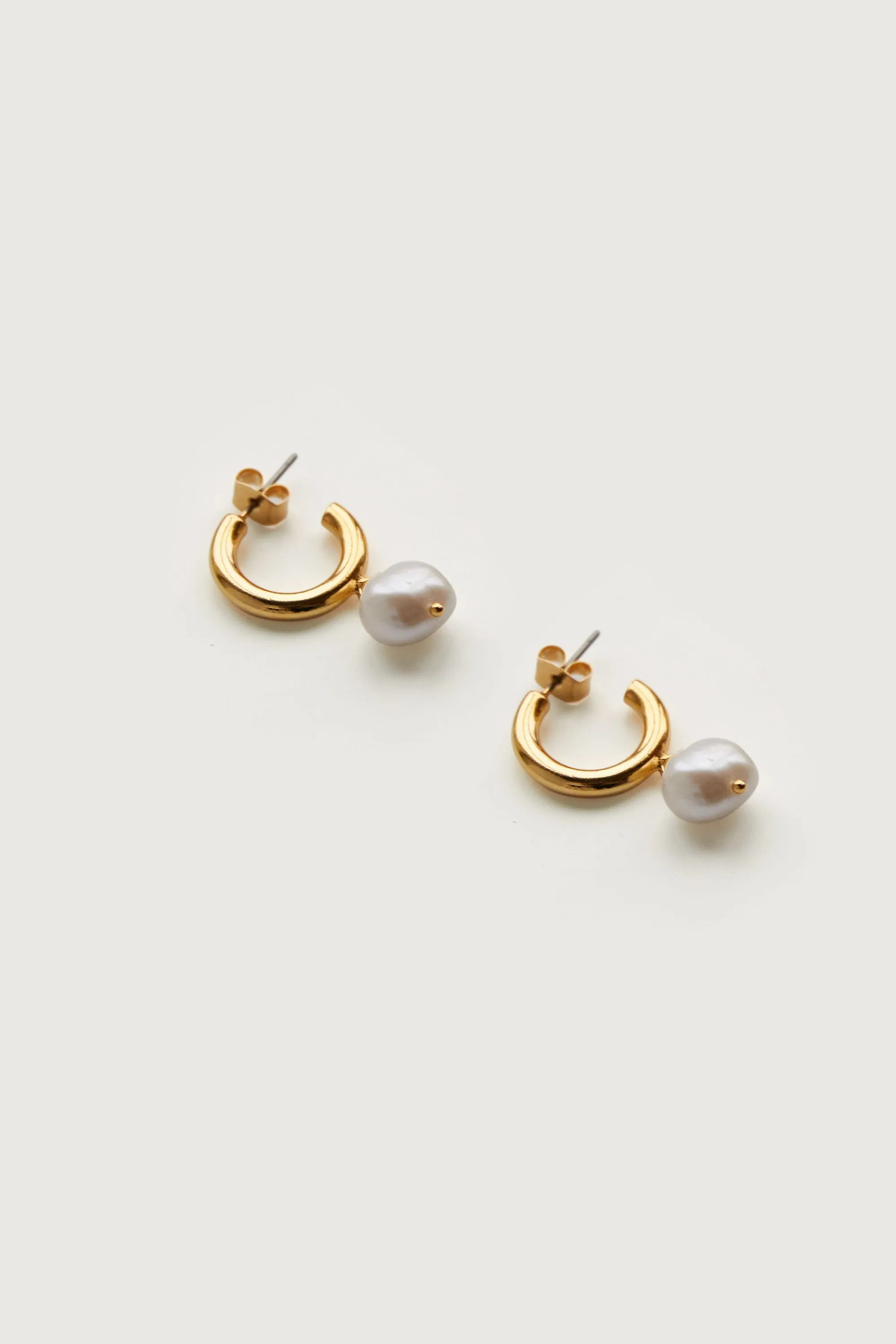 HOOP EARRING WITH PEARL sold by OAK AND FORT product image thumbnail 5