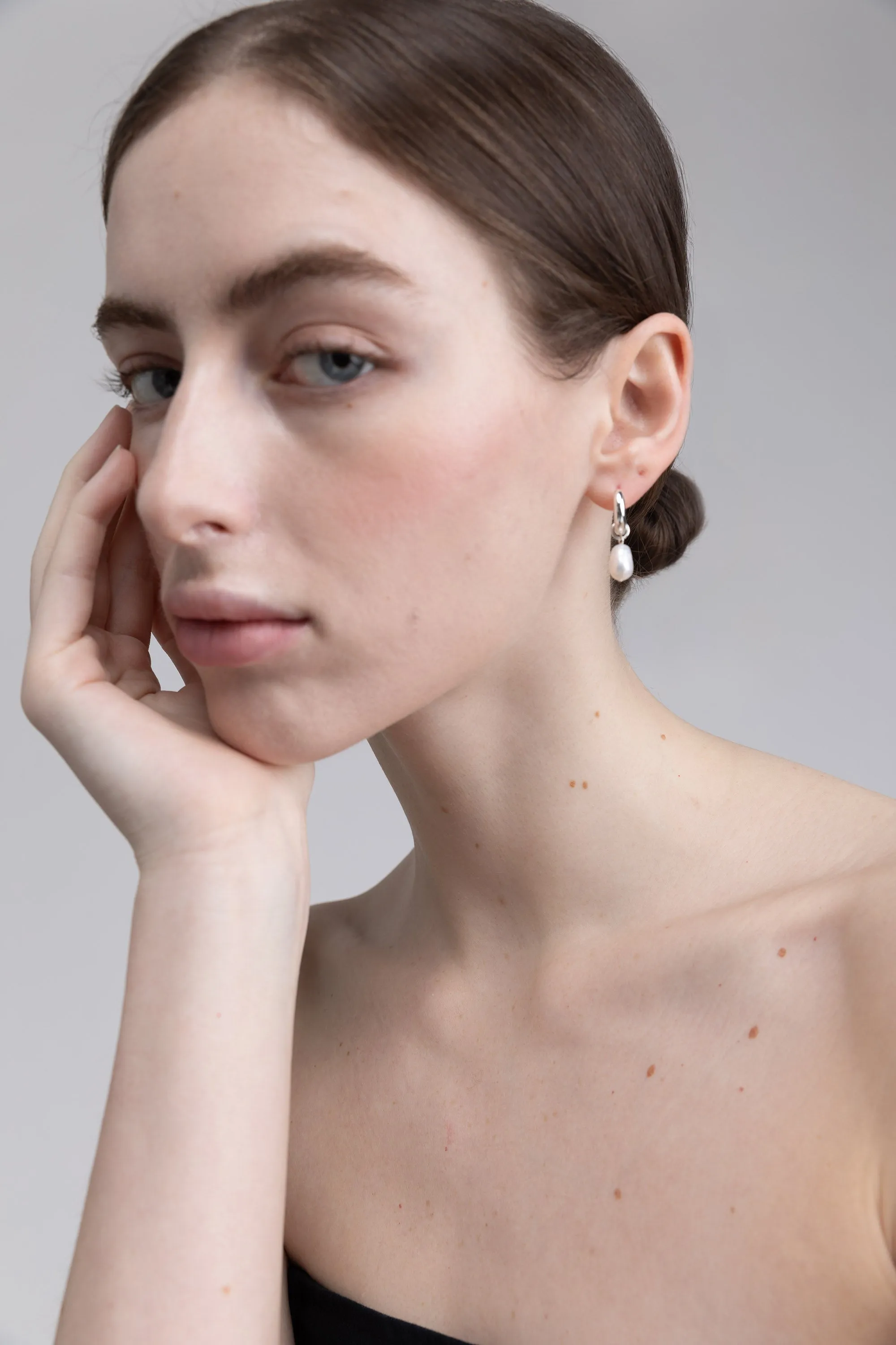 PEARL DROP EARRING sold by OAK AND FORT product image thumbnail 2