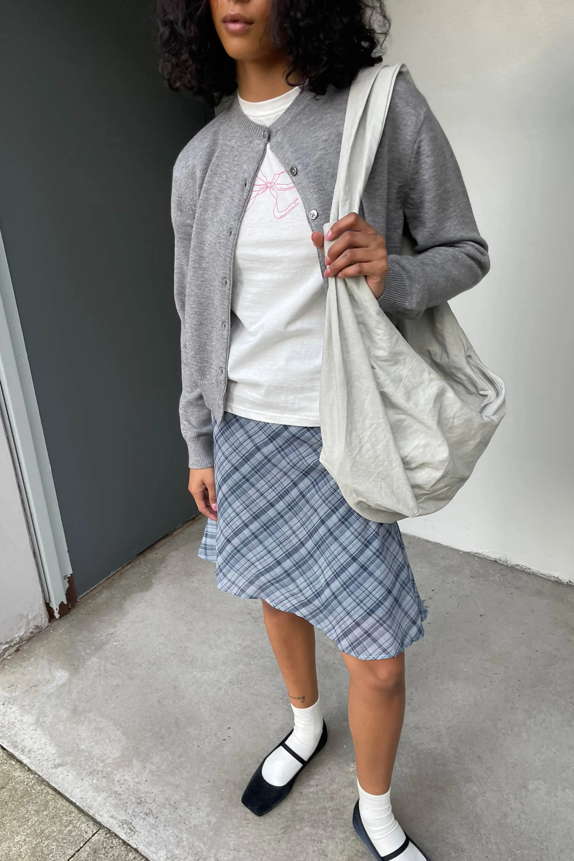 BOW GRAPHIC T-SHIRT sold by OAK AND FORT product image thumbnail 5