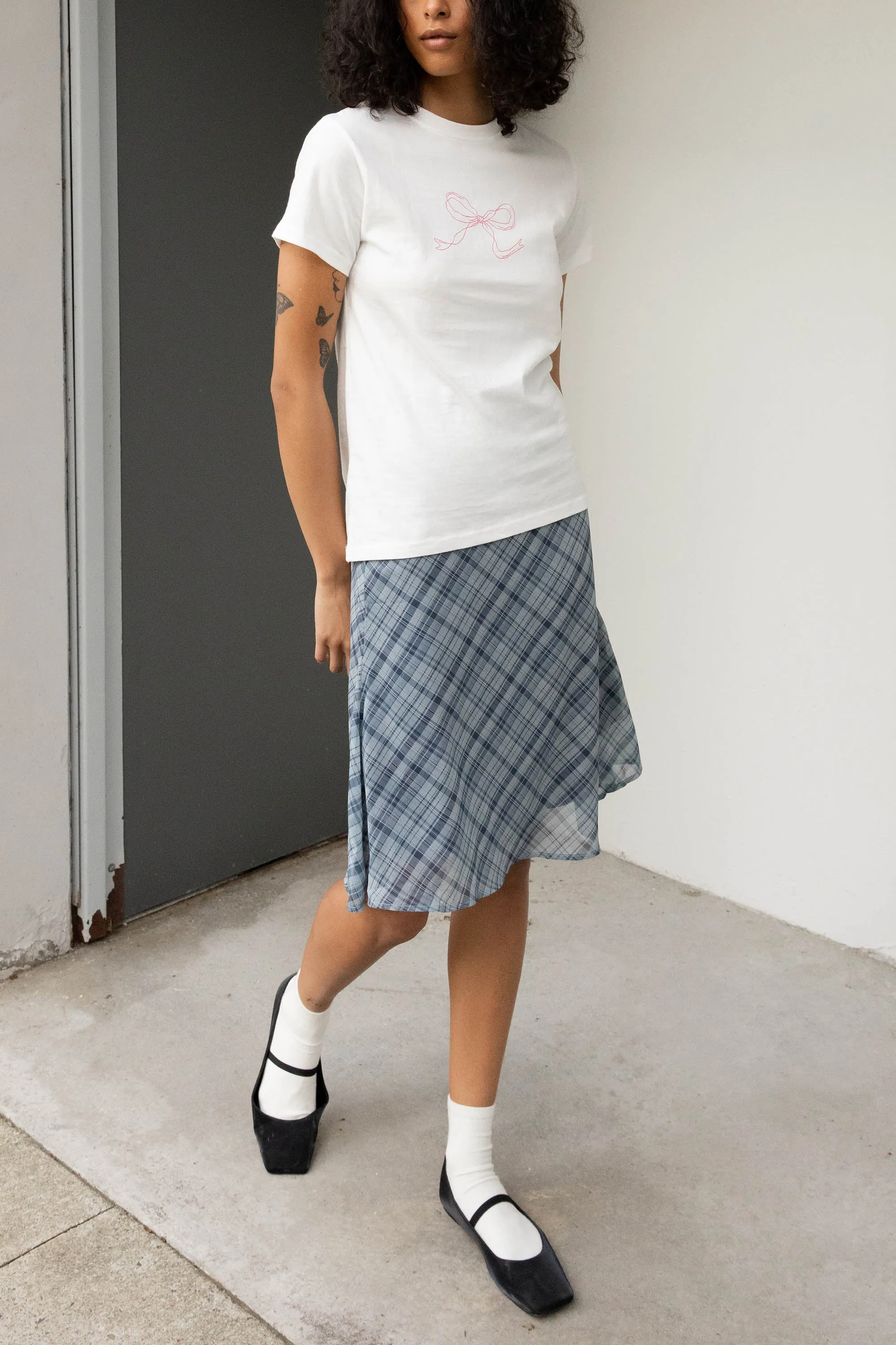 BOW GRAPHIC T-SHIRT sold by OAK AND FORT product image thumbnail 4