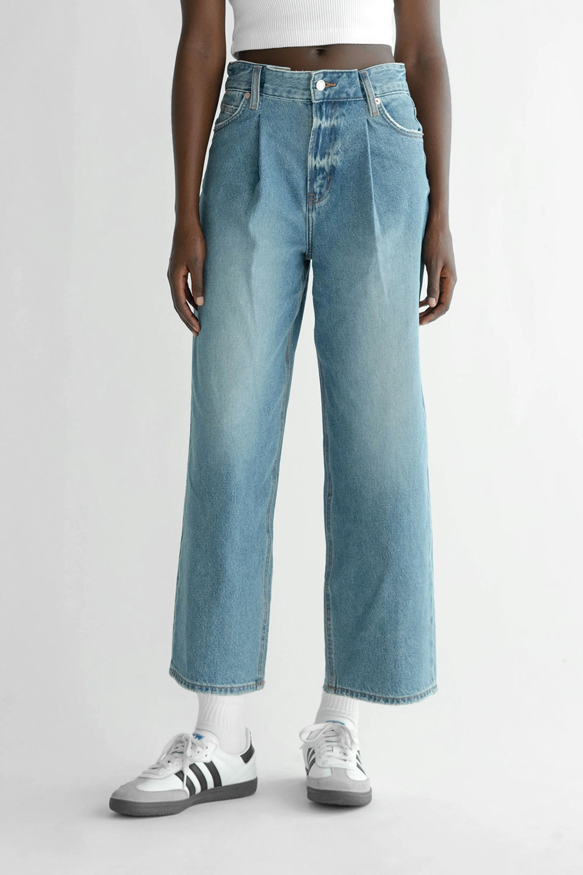 OAK 88 CROPPED MID-RISE RELAXED FIT JEAN sold by OAK AND FORT product image thumbnail 3
