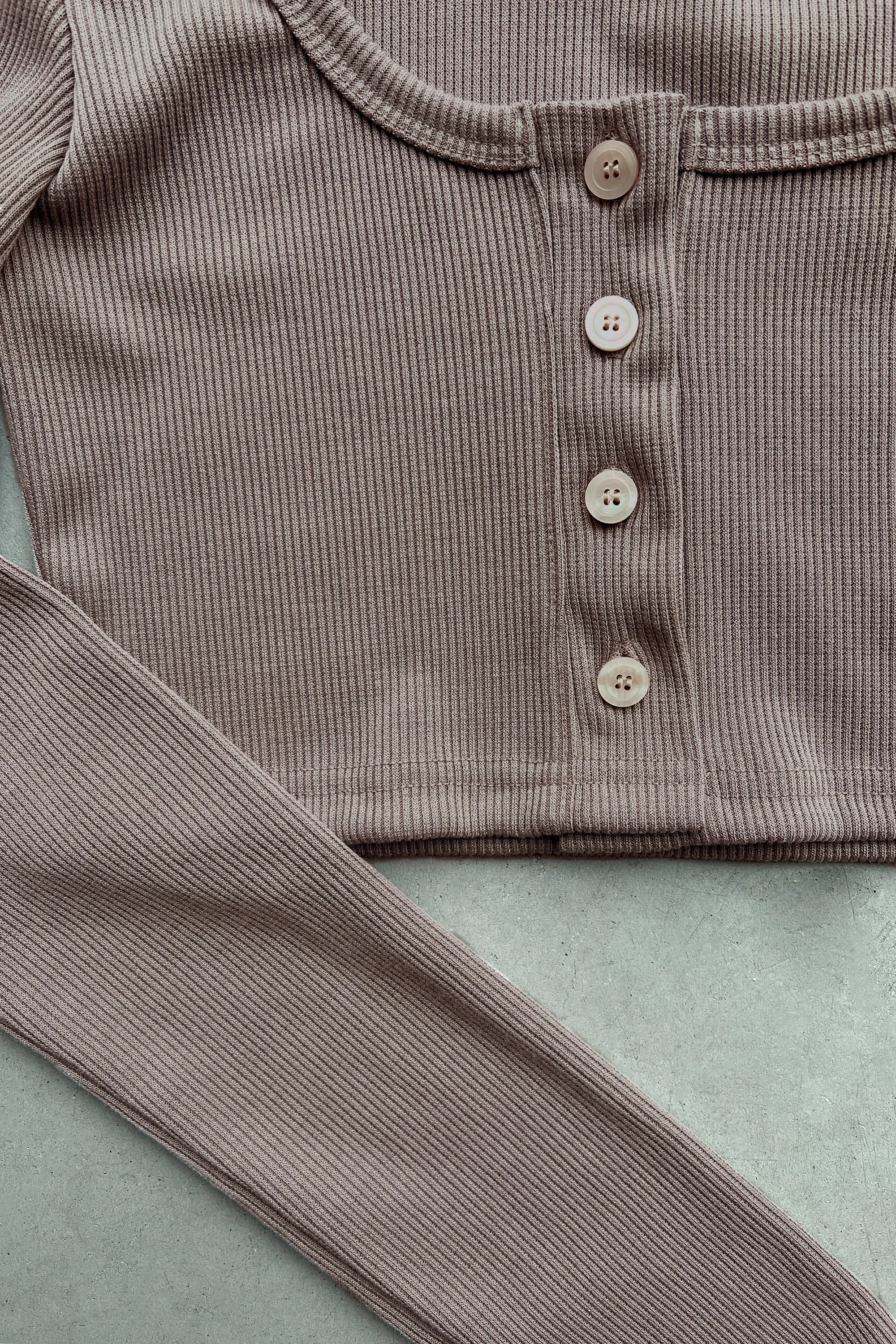 CROPPED BUTTON FRONT TOP sold by OAK AND FORT product image thumbnail 4
