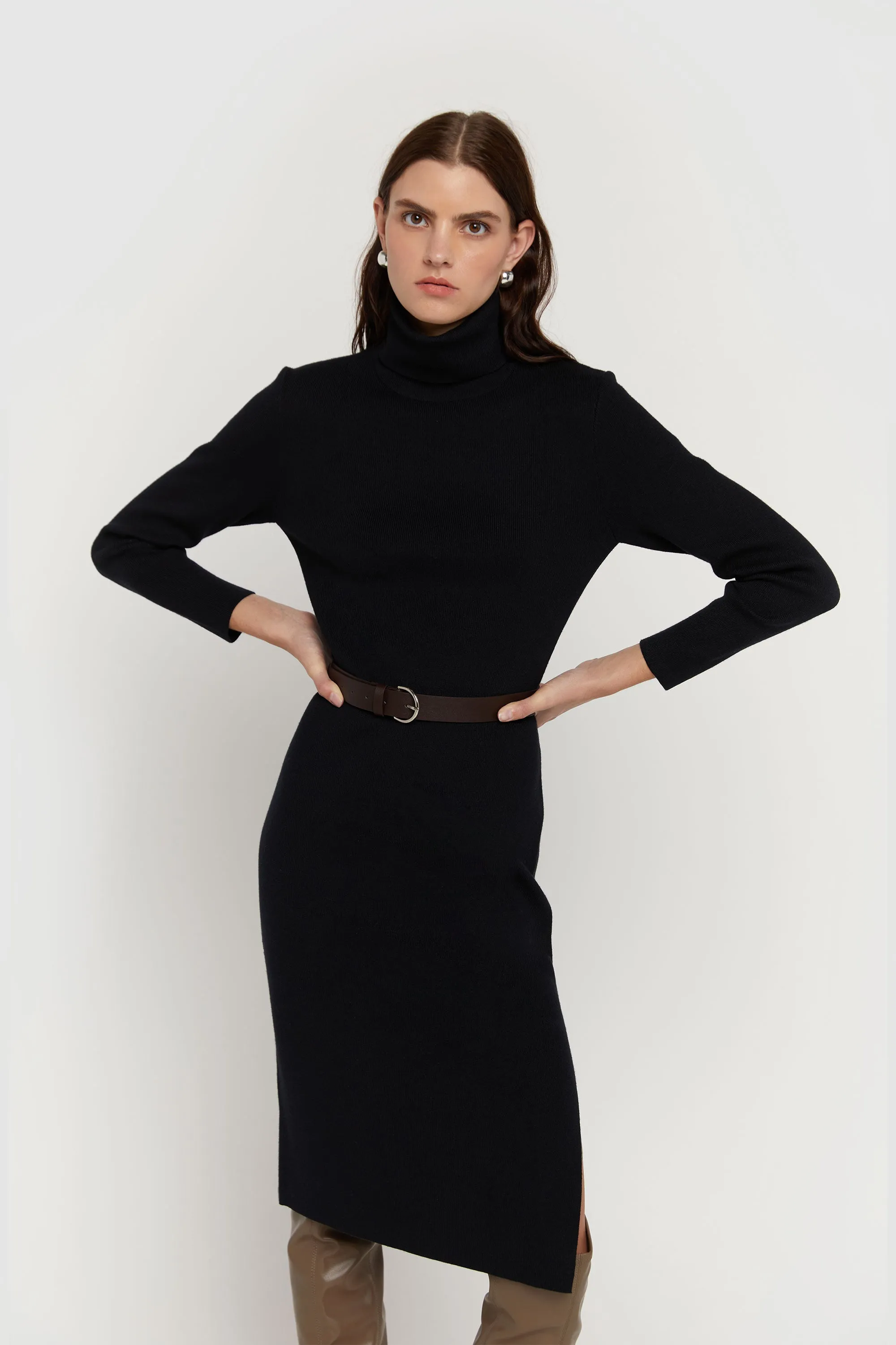 CURVED BUCKLE BELT sold by OAK AND FORT