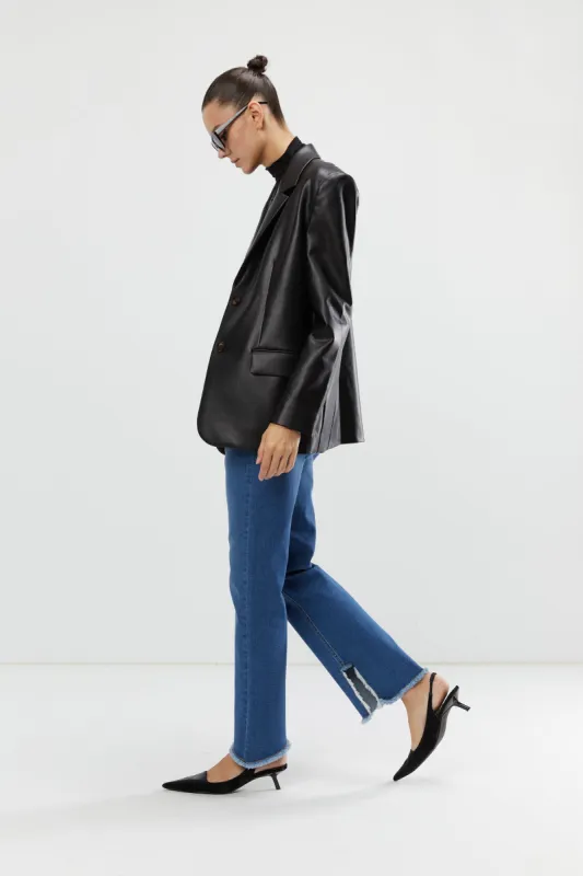 FRAYED FLARE JEANS made by OAK AND FORT
