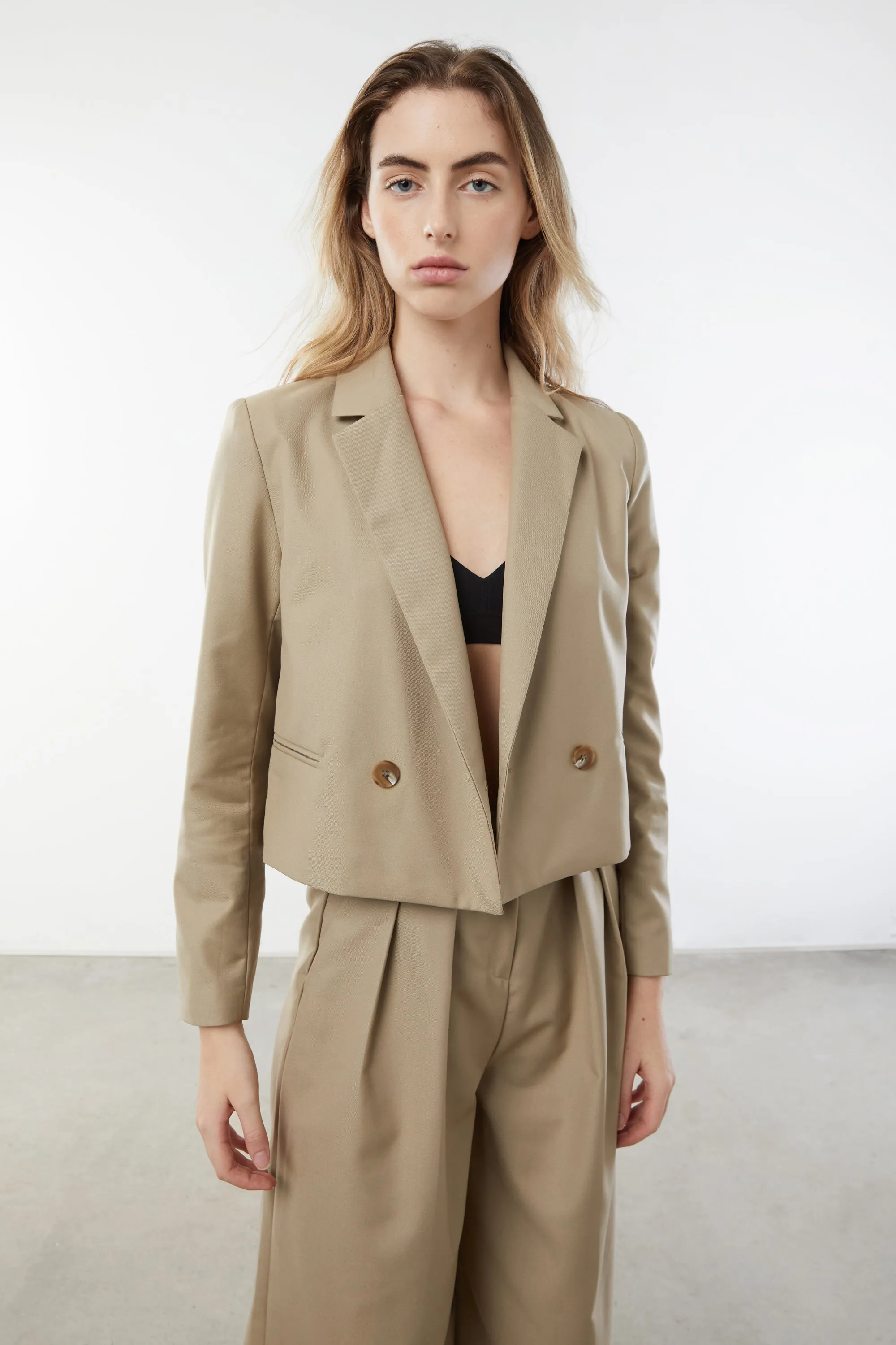 CROPPED BLAZER sold by OAK AND FORT