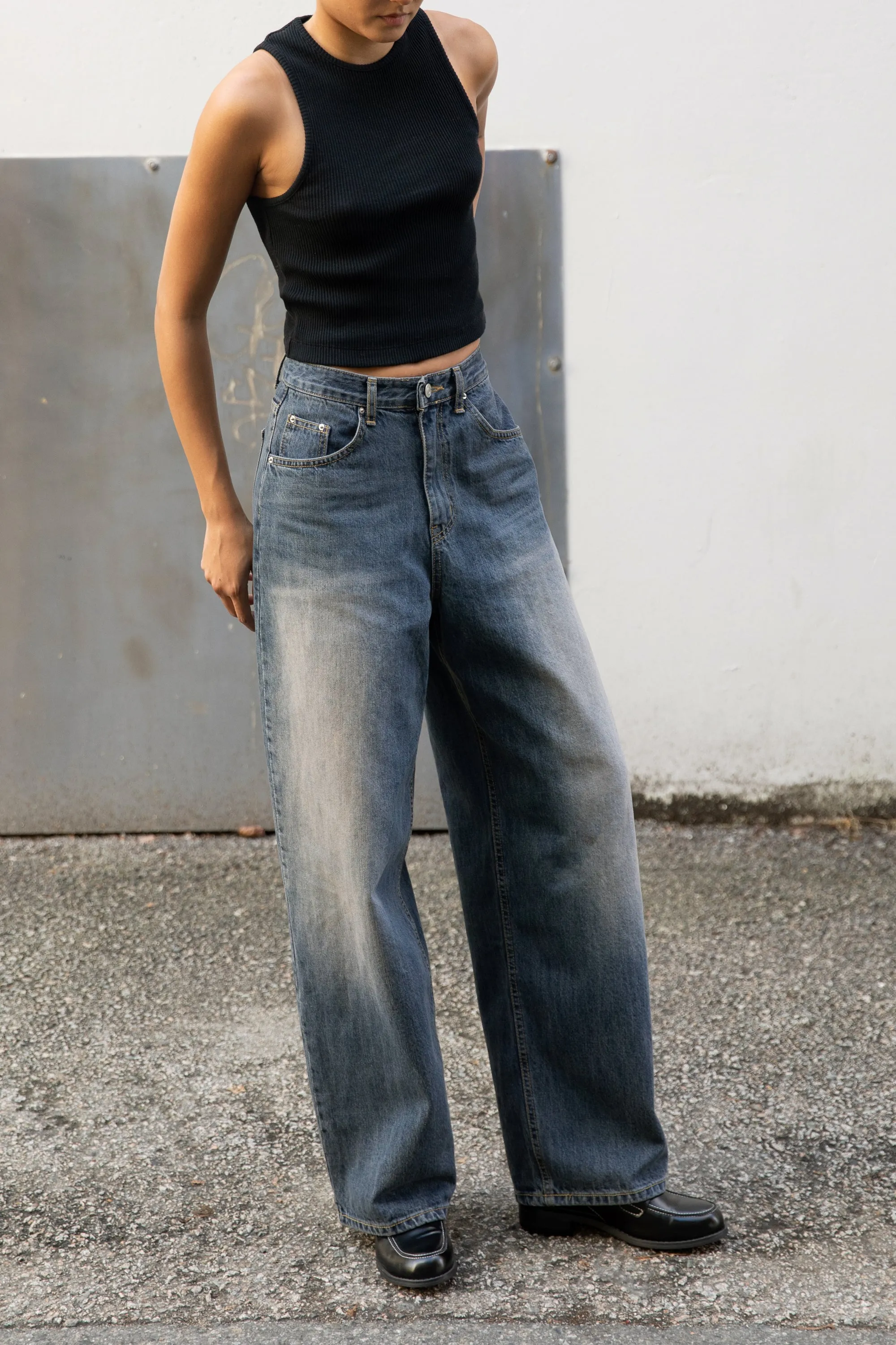 MID-RISE CURVED LEG DARK WASH JEAN sold by OAK AND FORT product image thumbnail 4