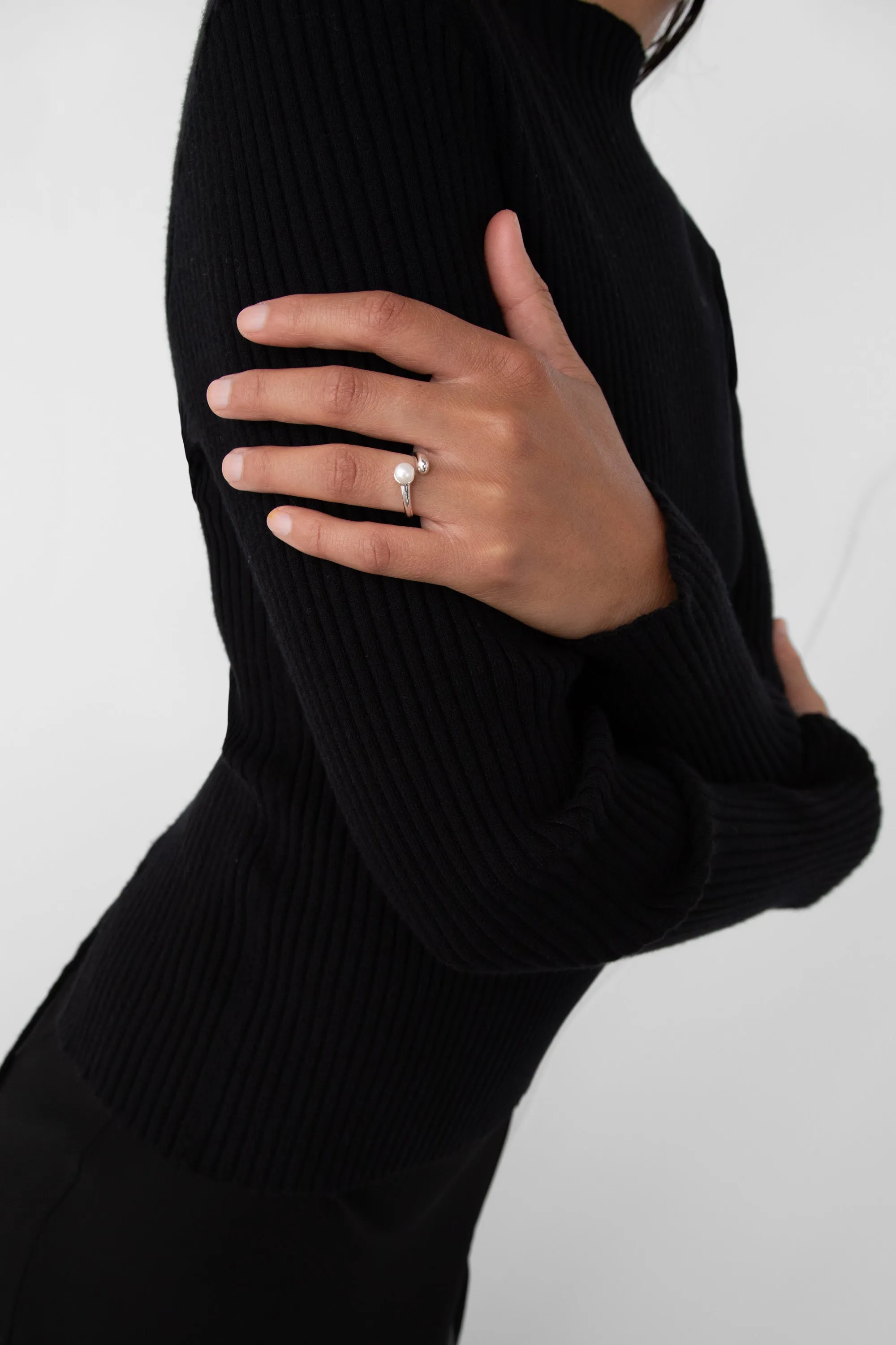 CURVED RING WITH PEARL sold by OAK AND FORT