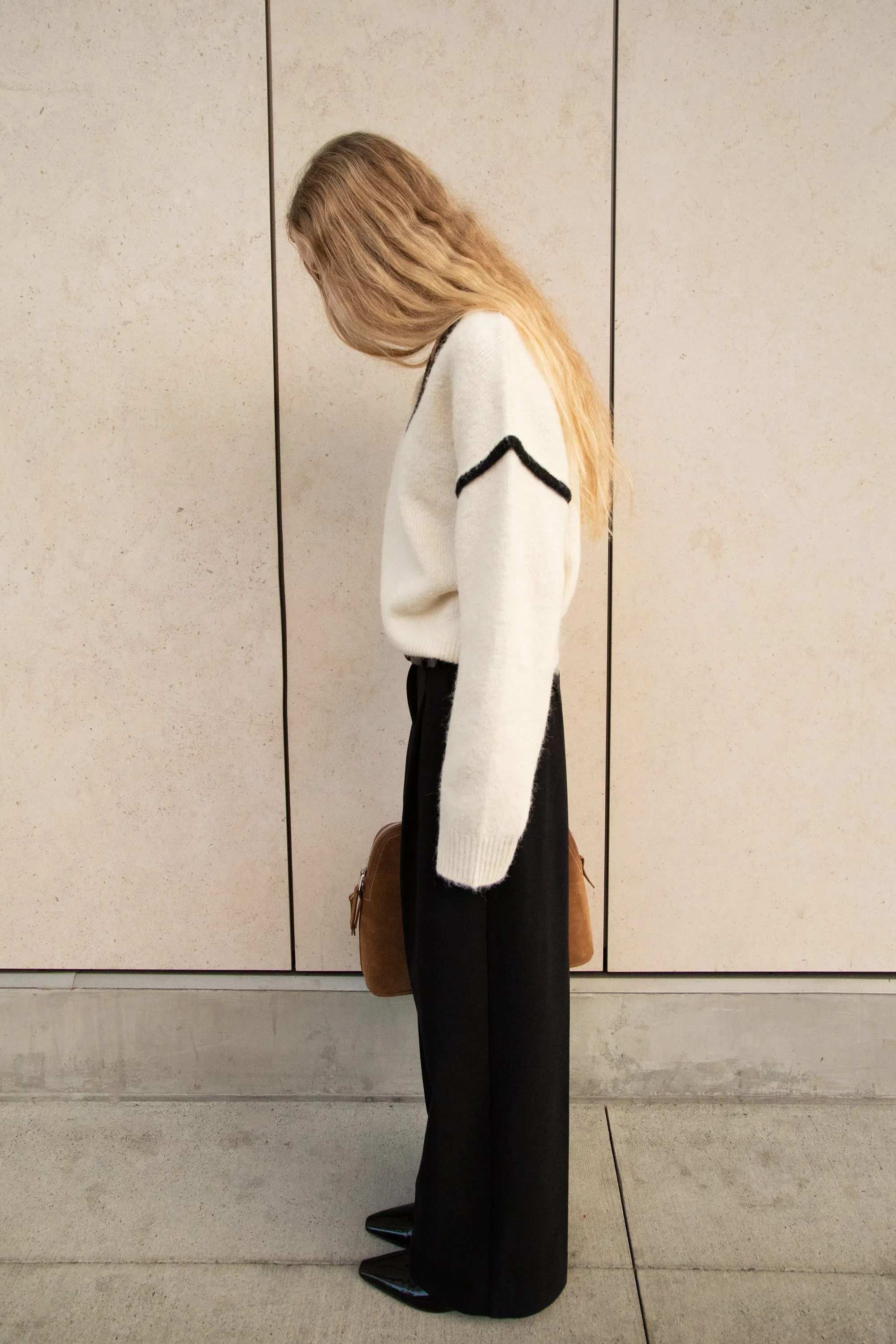 CROPPED CONTRAST V-NECK SWEATER sold by OAK AND FORT product image thumbnail 5