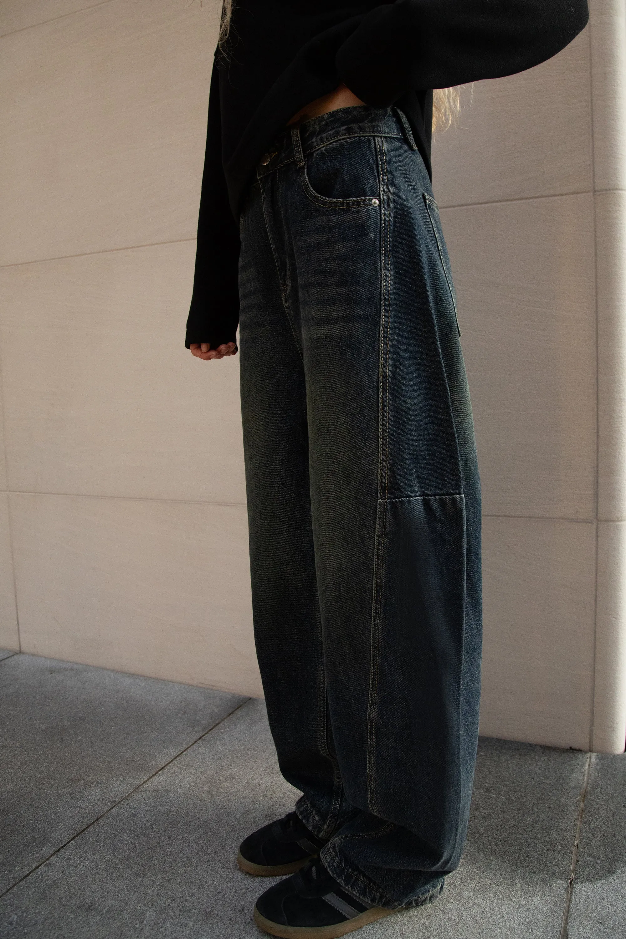LINE STITCH BARREL CURVED LEG JEAN sold by OAK AND FORT product image thumbnail 2
