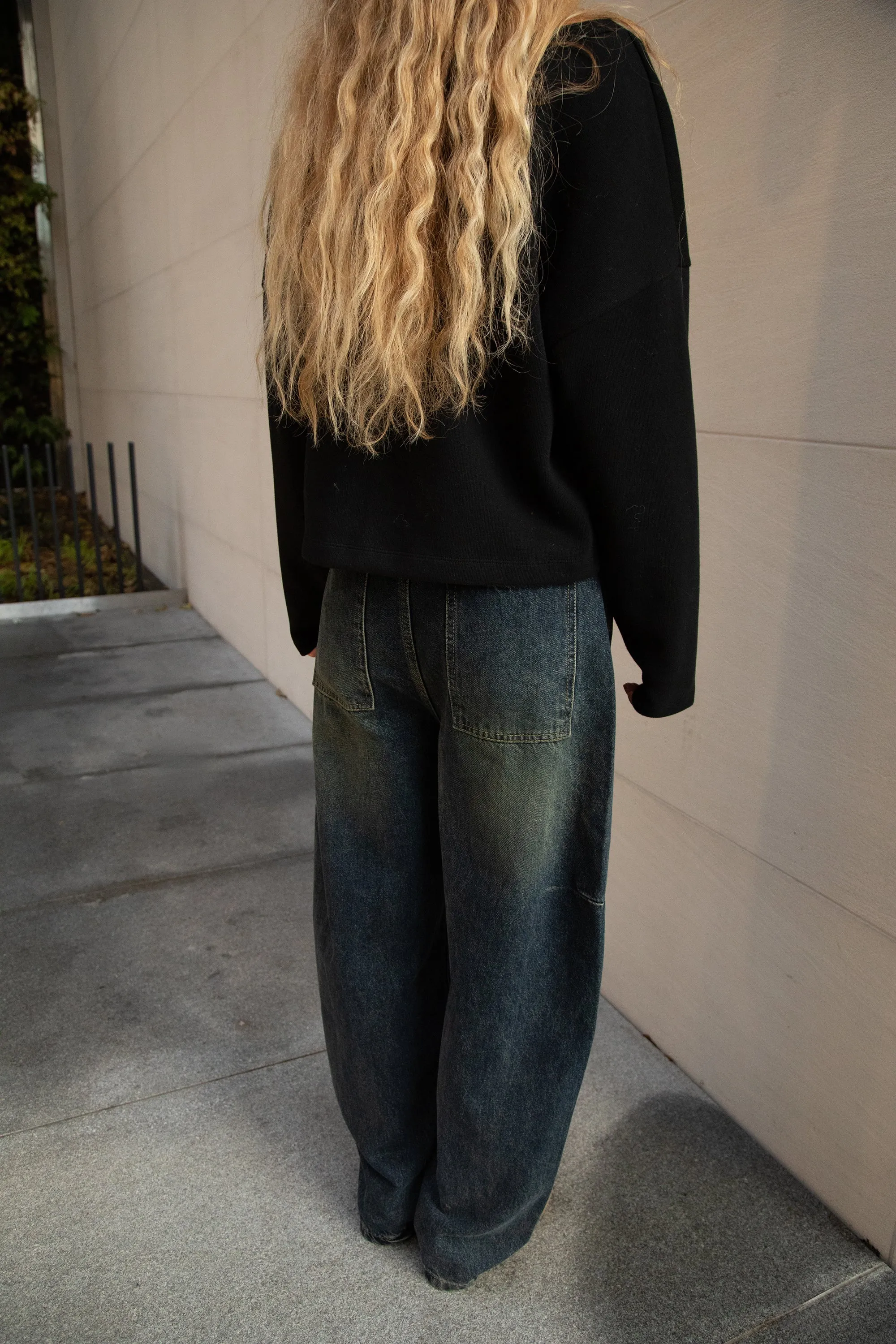 LINE STITCH BARREL CURVED LEG JEAN sold by OAK AND FORT product image thumbnail 4