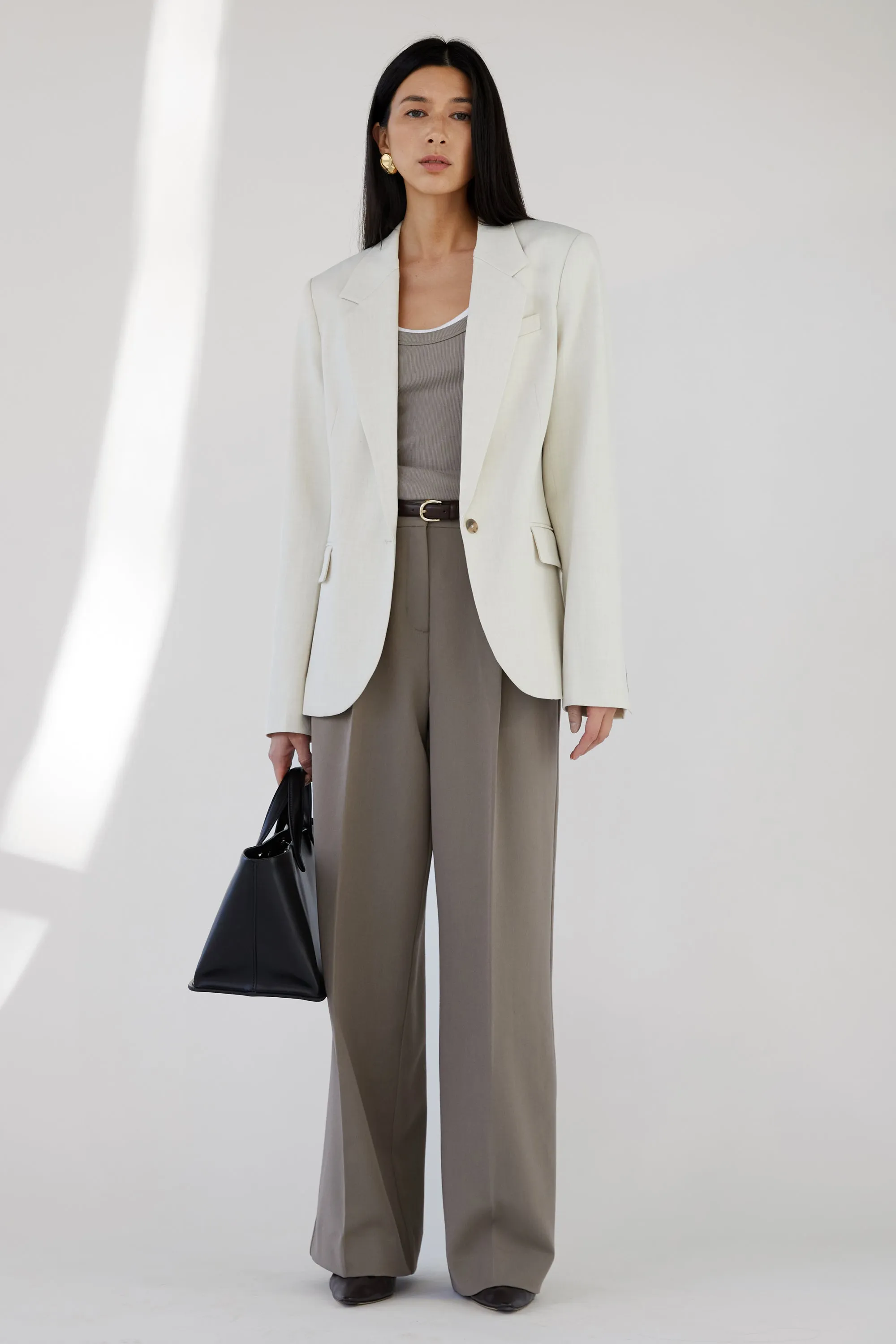 CLASSIC FIT SUITING BLAZER sold by OAK AND FORT