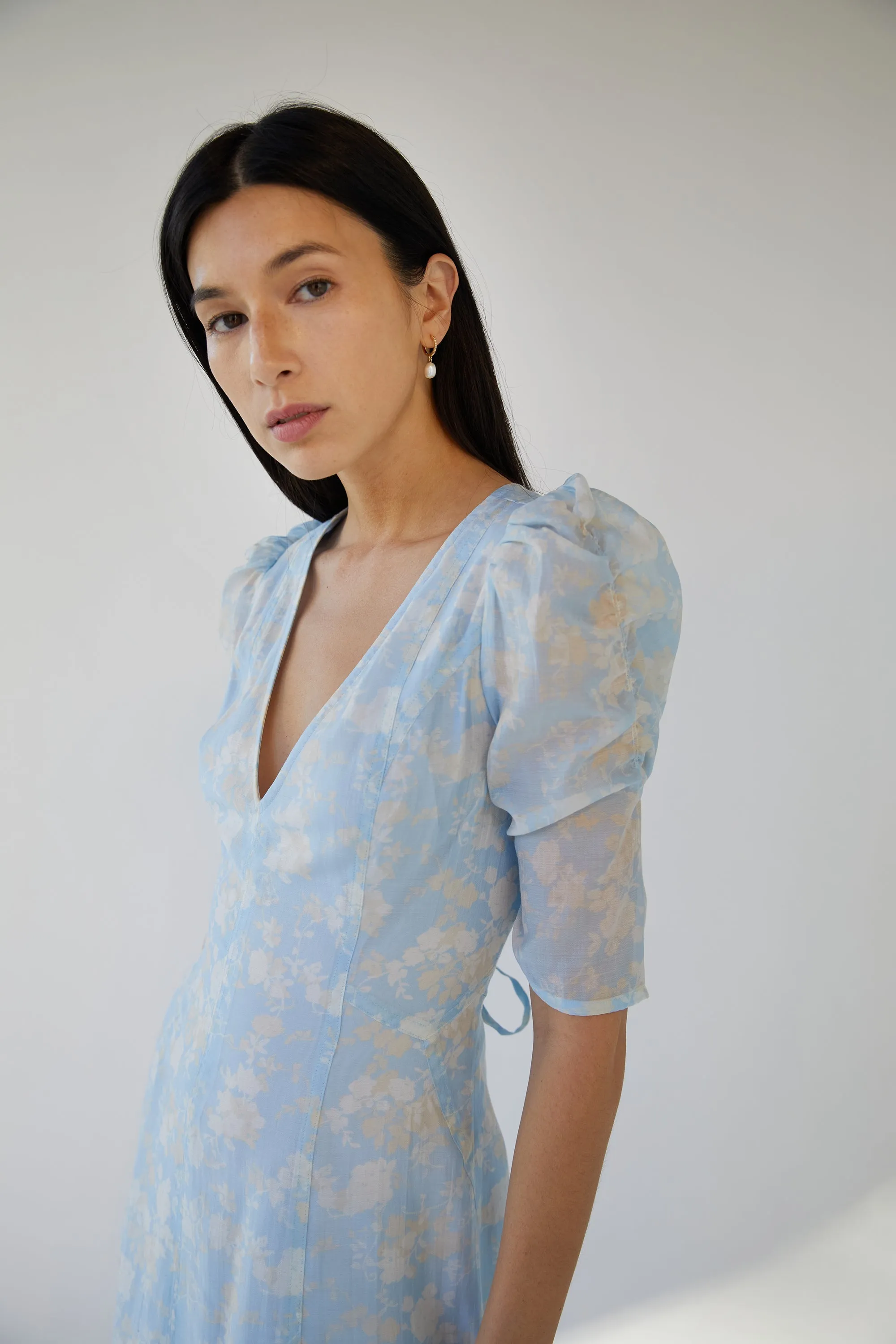 V-NECK PUFF SLEEVE FLORAL MAXI DRESS sold by OAK AND FORT product image thumbnail 2