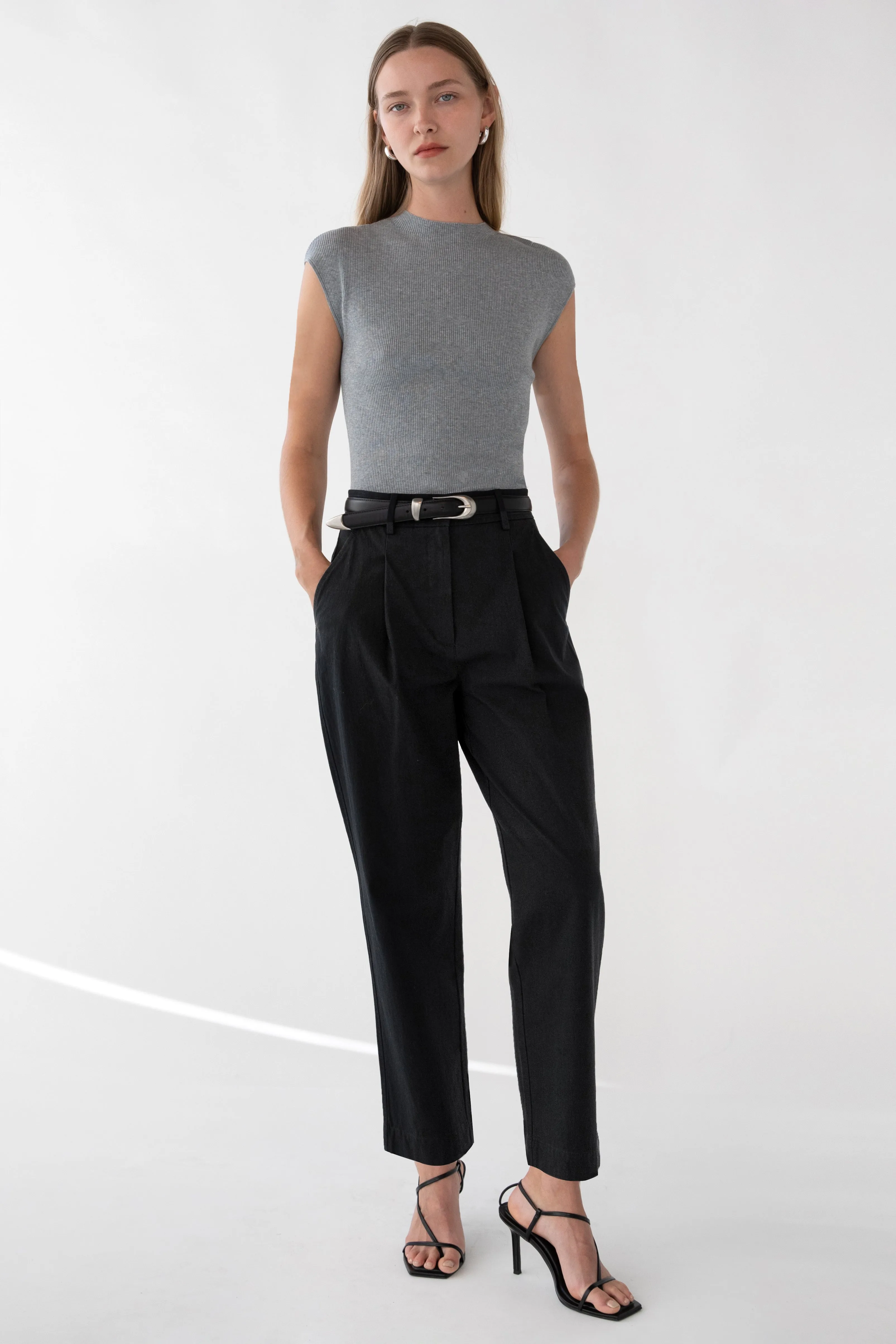 HIGH-RISE TAPERED PANT sold by OAK AND FORT
