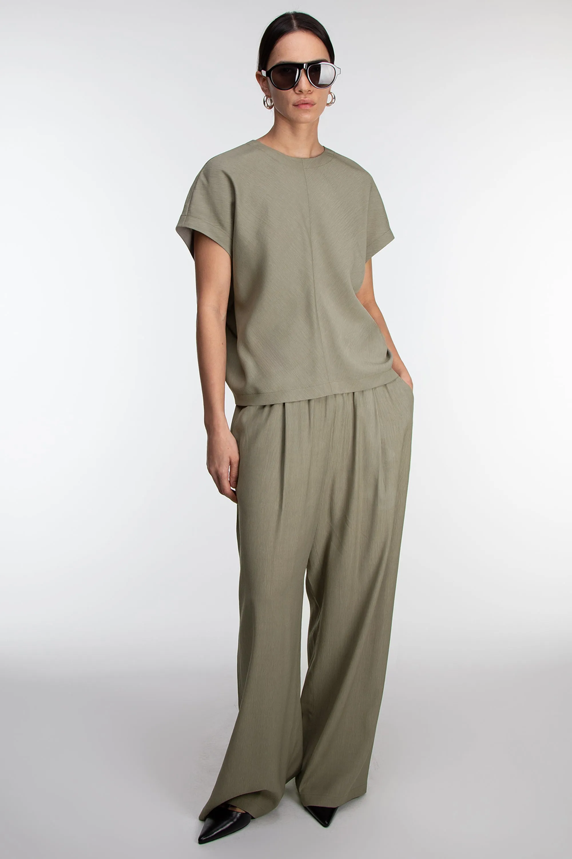 CRINKLED RAYON TOP sold by OAK AND FORT