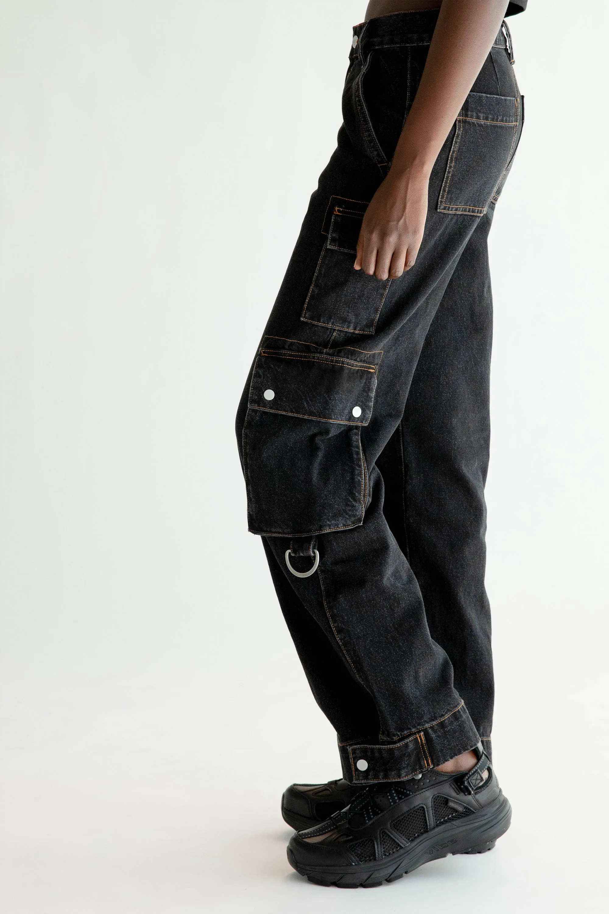 OAK 02 RELAXED MID-RISE CARGO JEAN sold by OAK AND FORT product image thumbnail 2