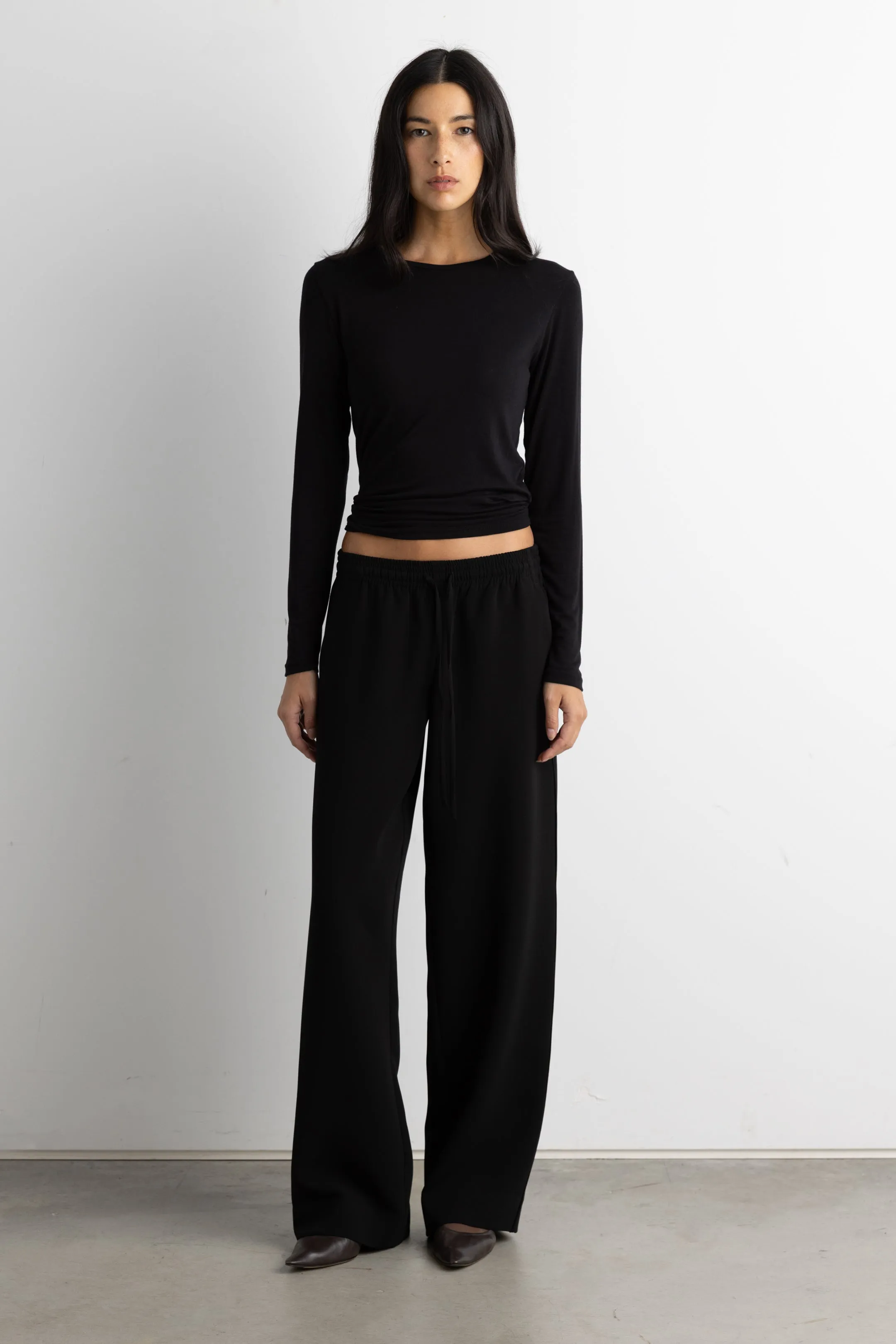 DRAWSTRING WAIST FLOWY PANT sold by OAK AND FORT